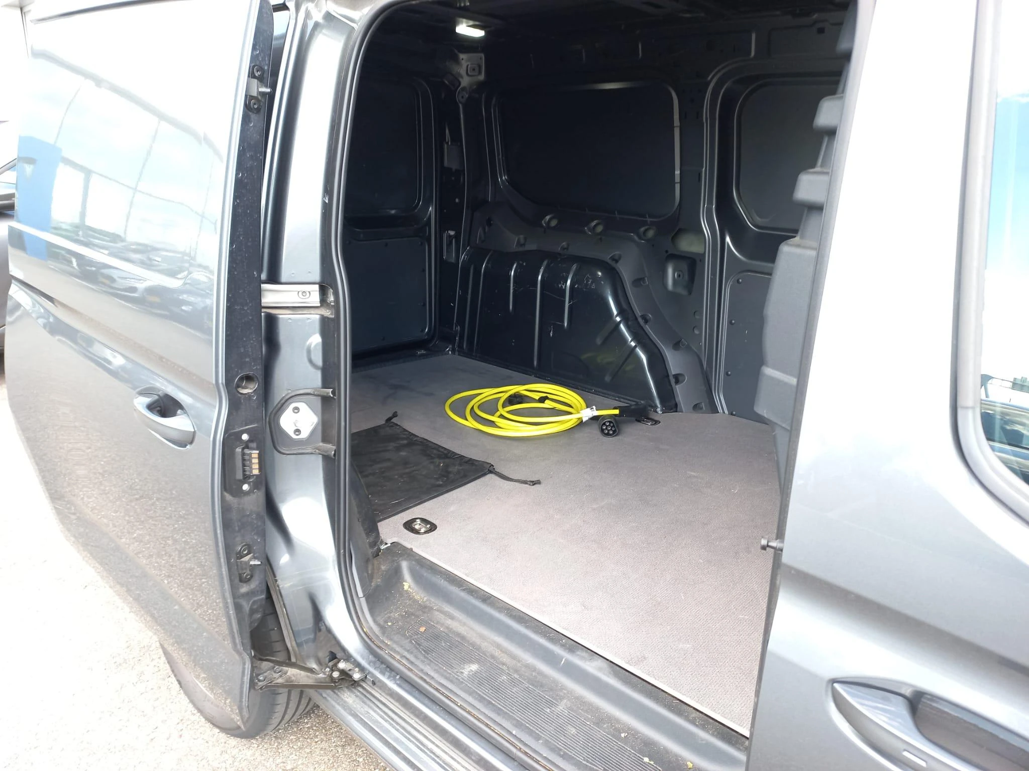 Ford-Transit Connect-image-15