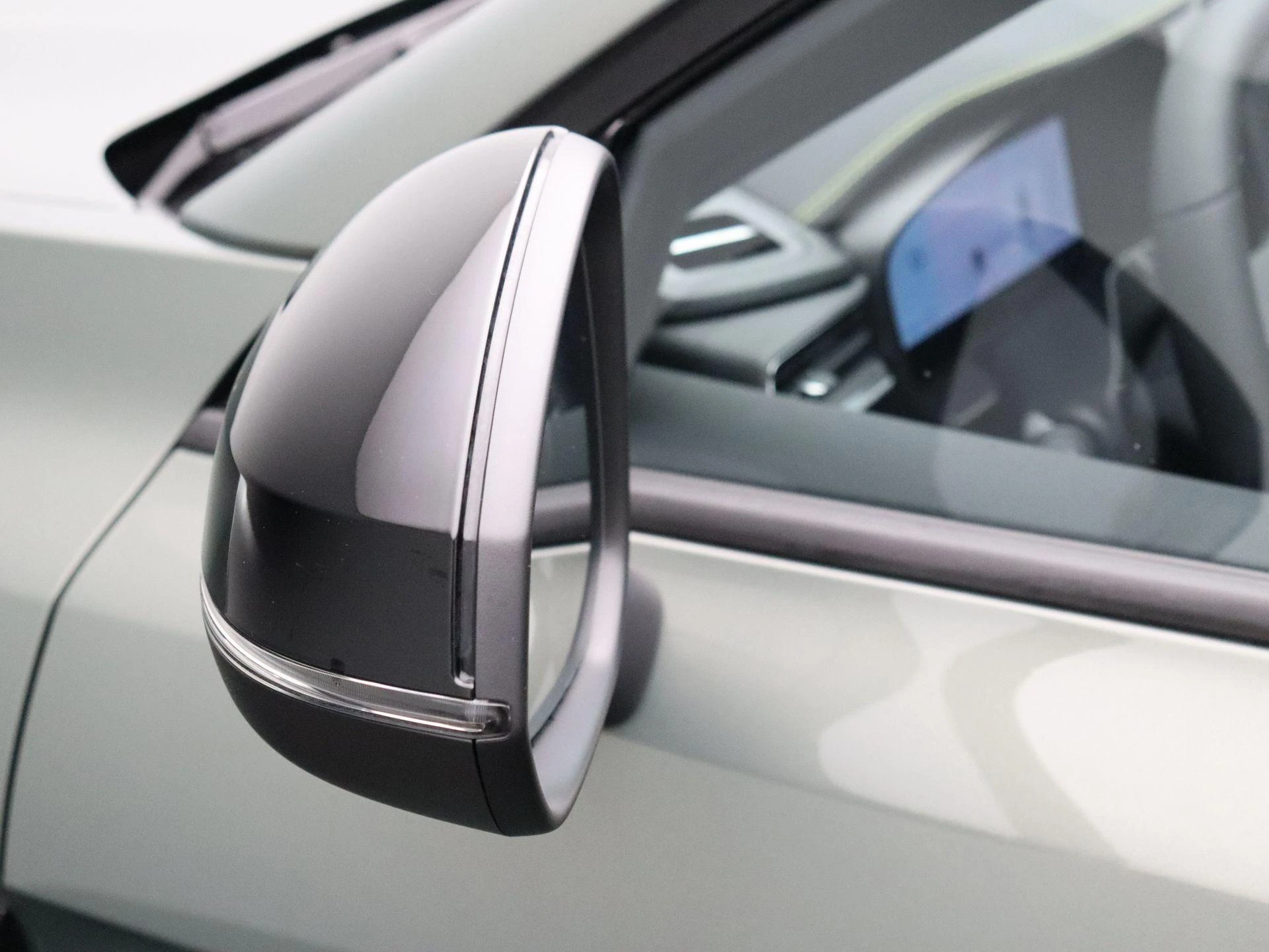 Lynk & Co-01-image-8