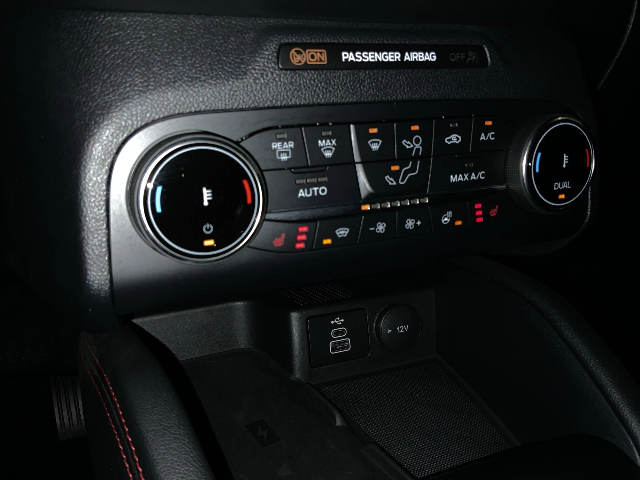 Ford Kuga ST-Line X*PANO*AHK*KAM*ACC*NAVI*SOUND-SYS.