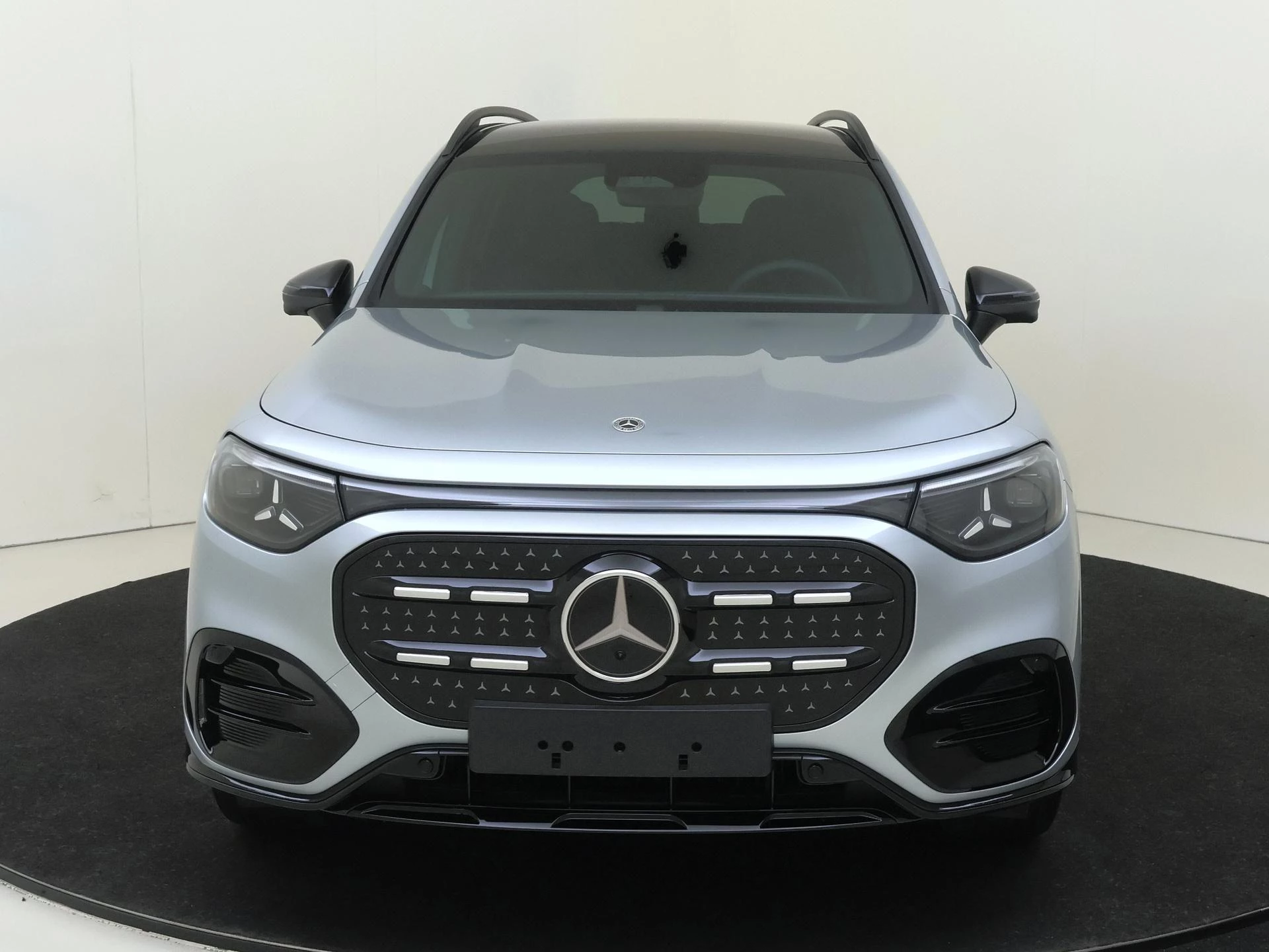 Mercedes-Benz-GLB-image-5