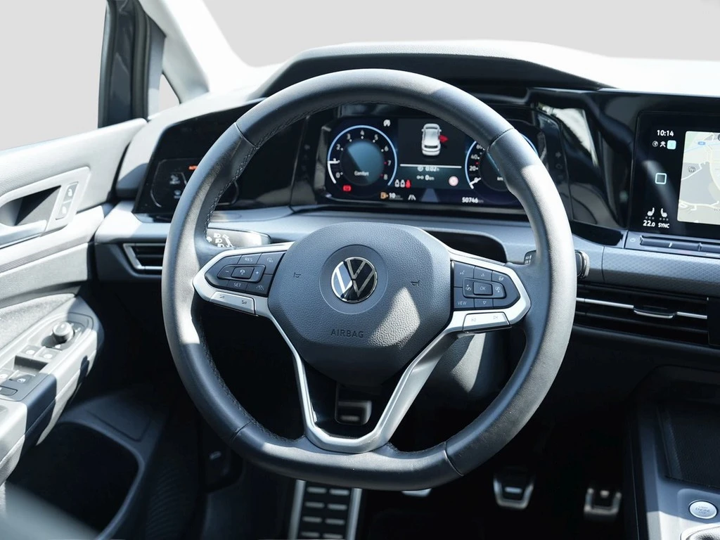 Volkswagen-Golf-image-12