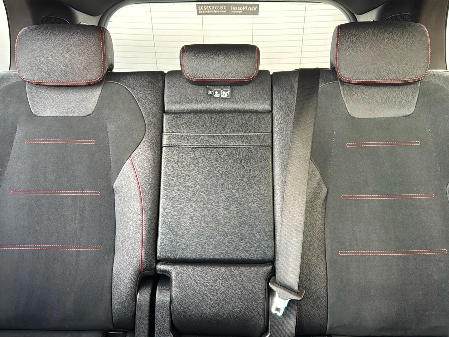 Mercedes-Benz-GLB-image-8