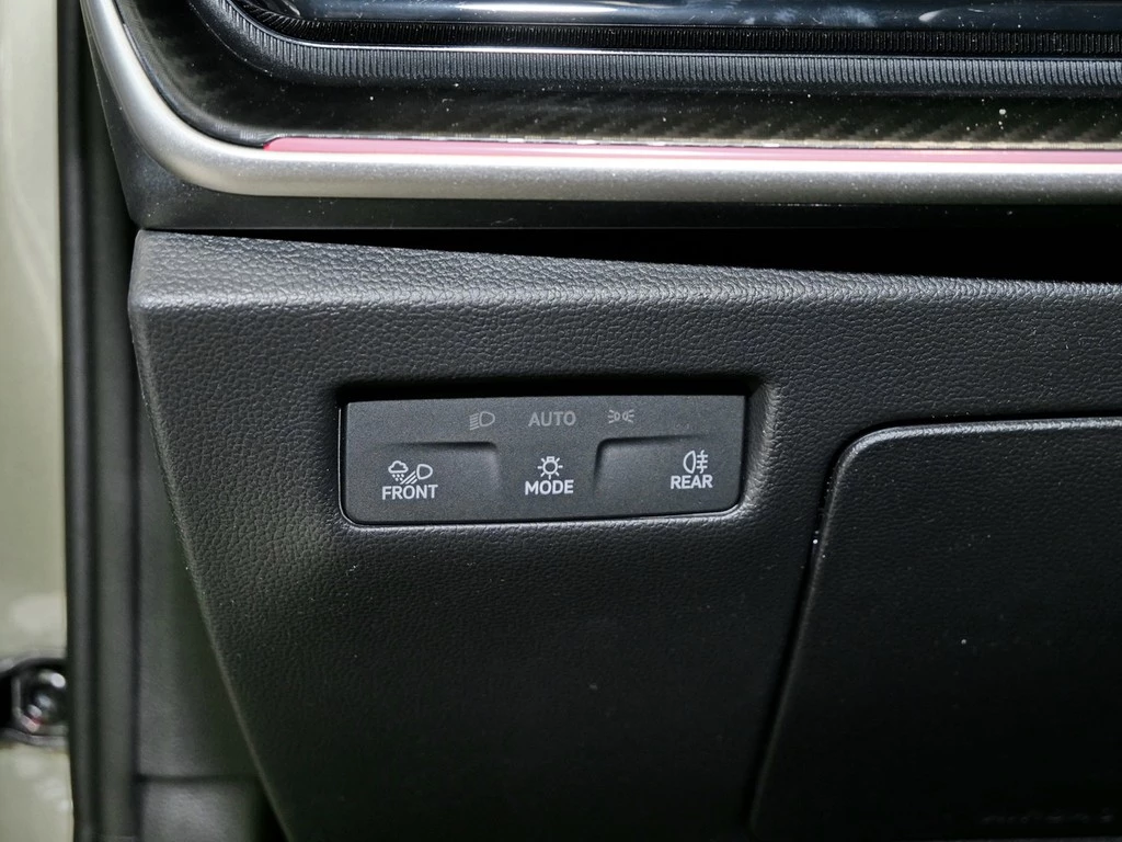 Škoda Superb UPE br. 67.640,- Combi Sportline 2.0 l TDI 4x4 142 kW / 193 PS