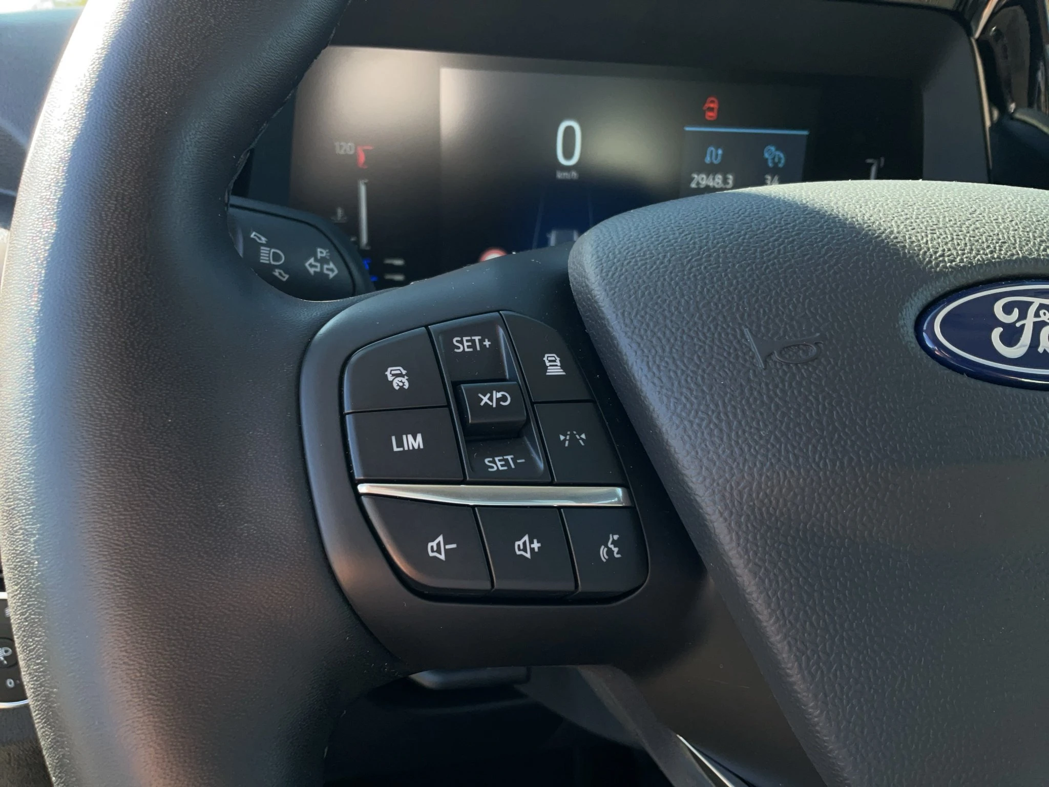 Ford-Tourneo Courier-image-19