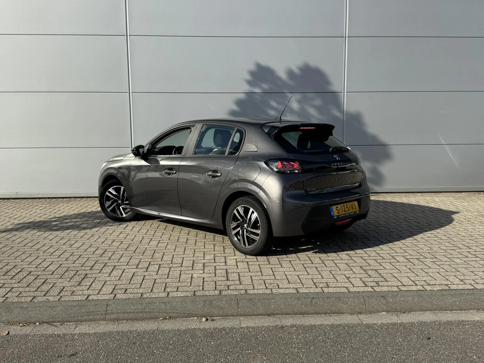 Peugeot-208-image-3