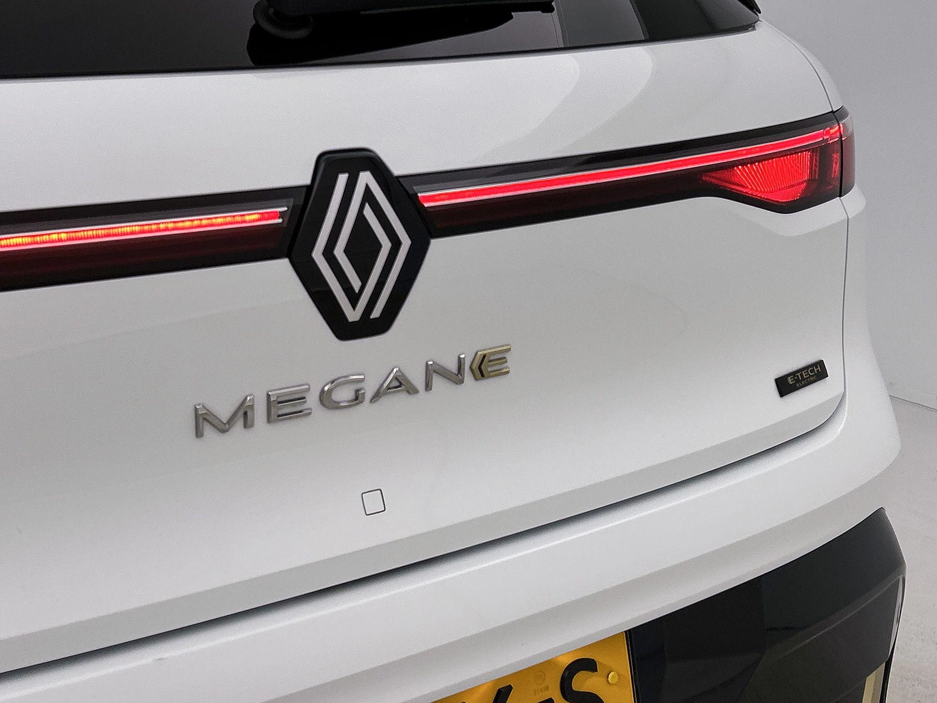 Renault-Megane E-Tech-image-30