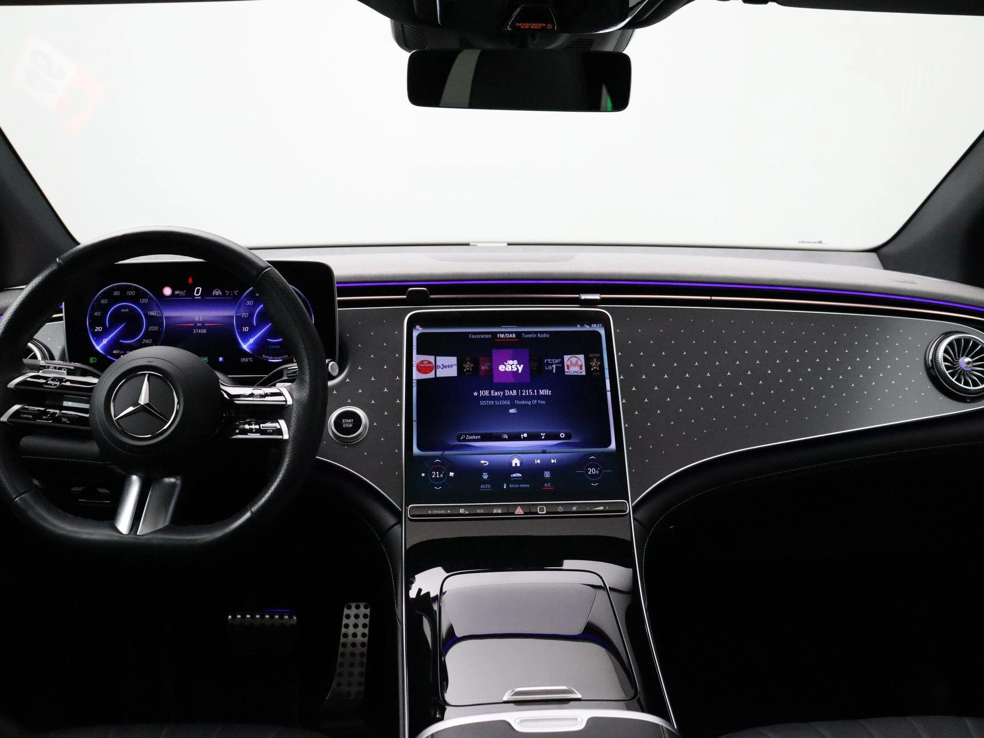 Mercedes-Benz-EQE-image-26