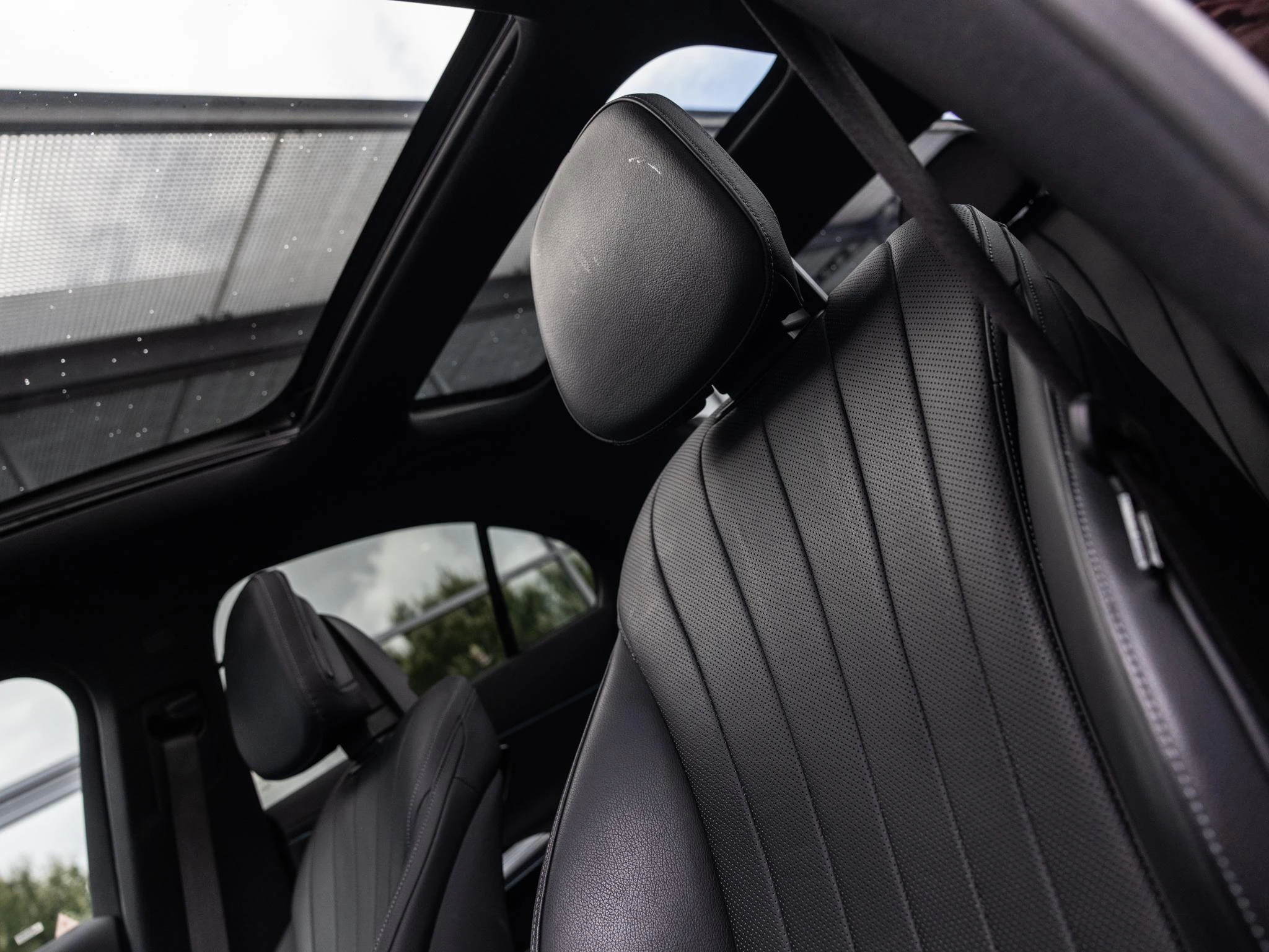 Mercedes-Benz-E-Klasse-image-36
