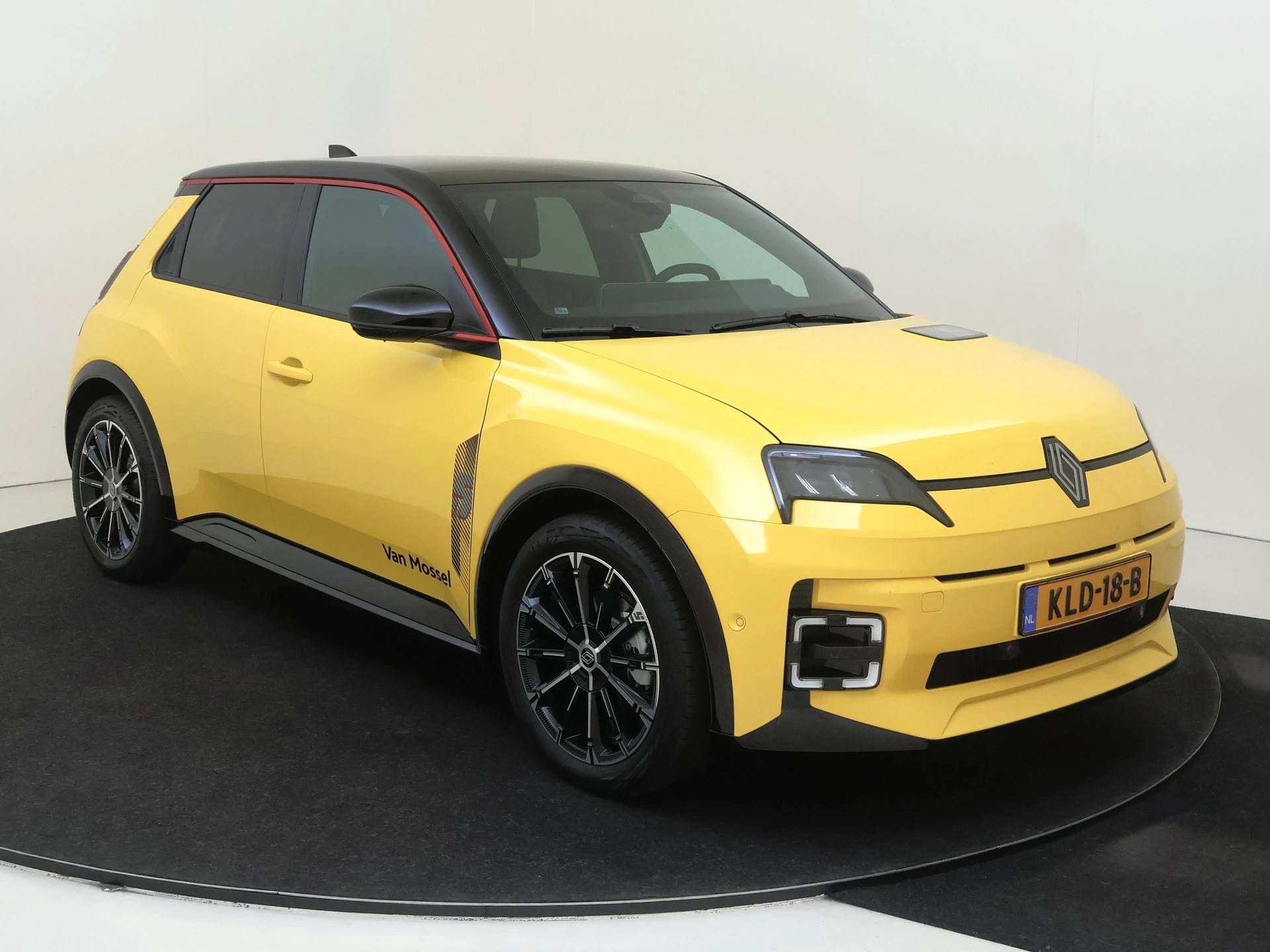 Renault 5 urban range iconic cinq 40 kWh