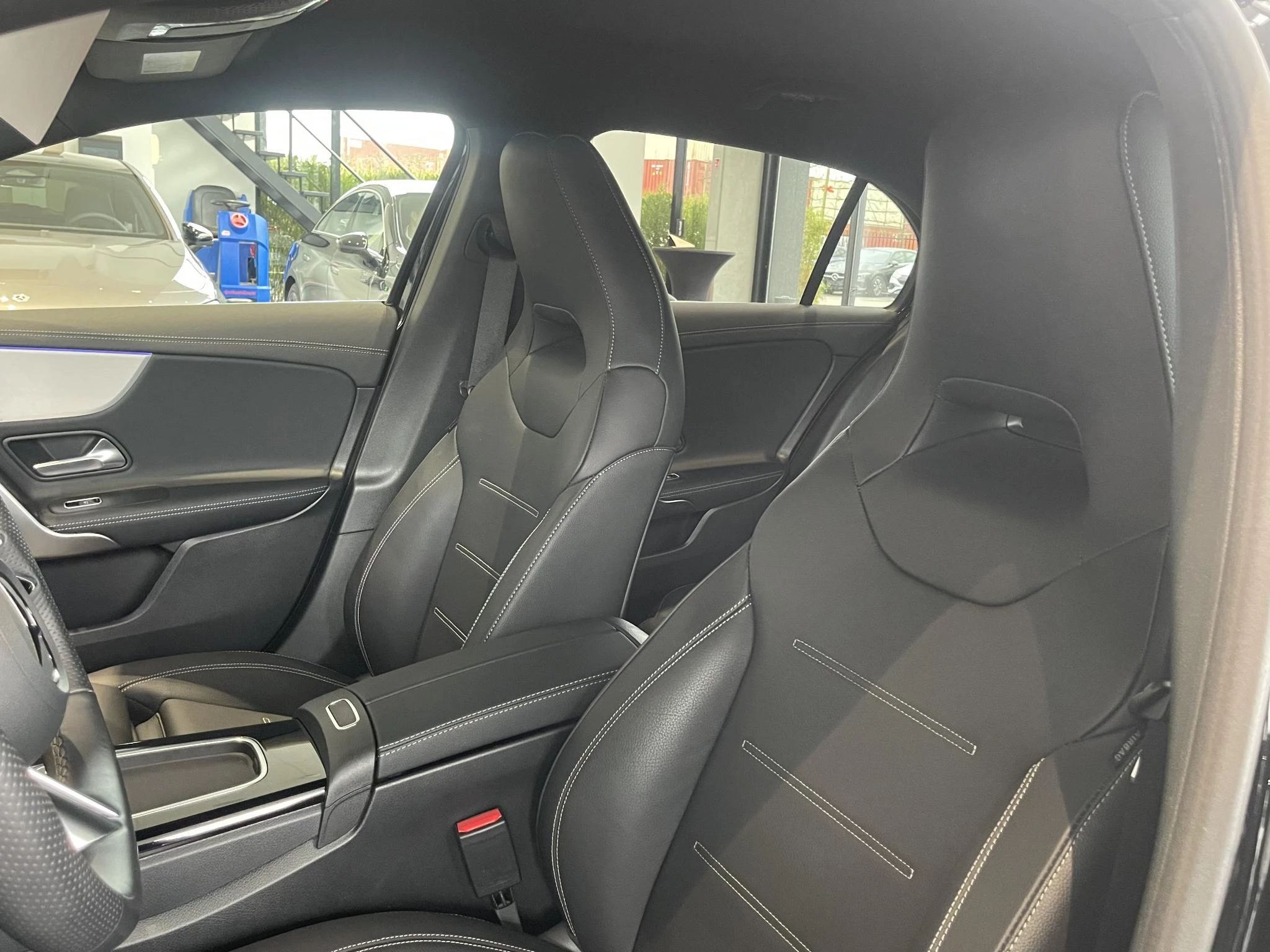 Mercedes-Benz Classe A 250 e AMG Line + LEDER + BURMESTER + MULTIBEAM LED + CARPLAY +