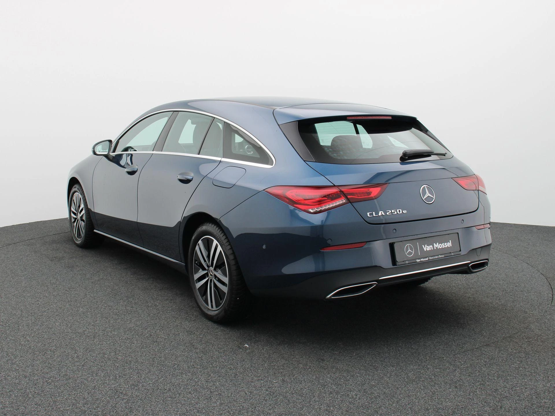 Mercedes-Benz CLA 250 e Shooting Brake + LEDER + LED + CAMERA +