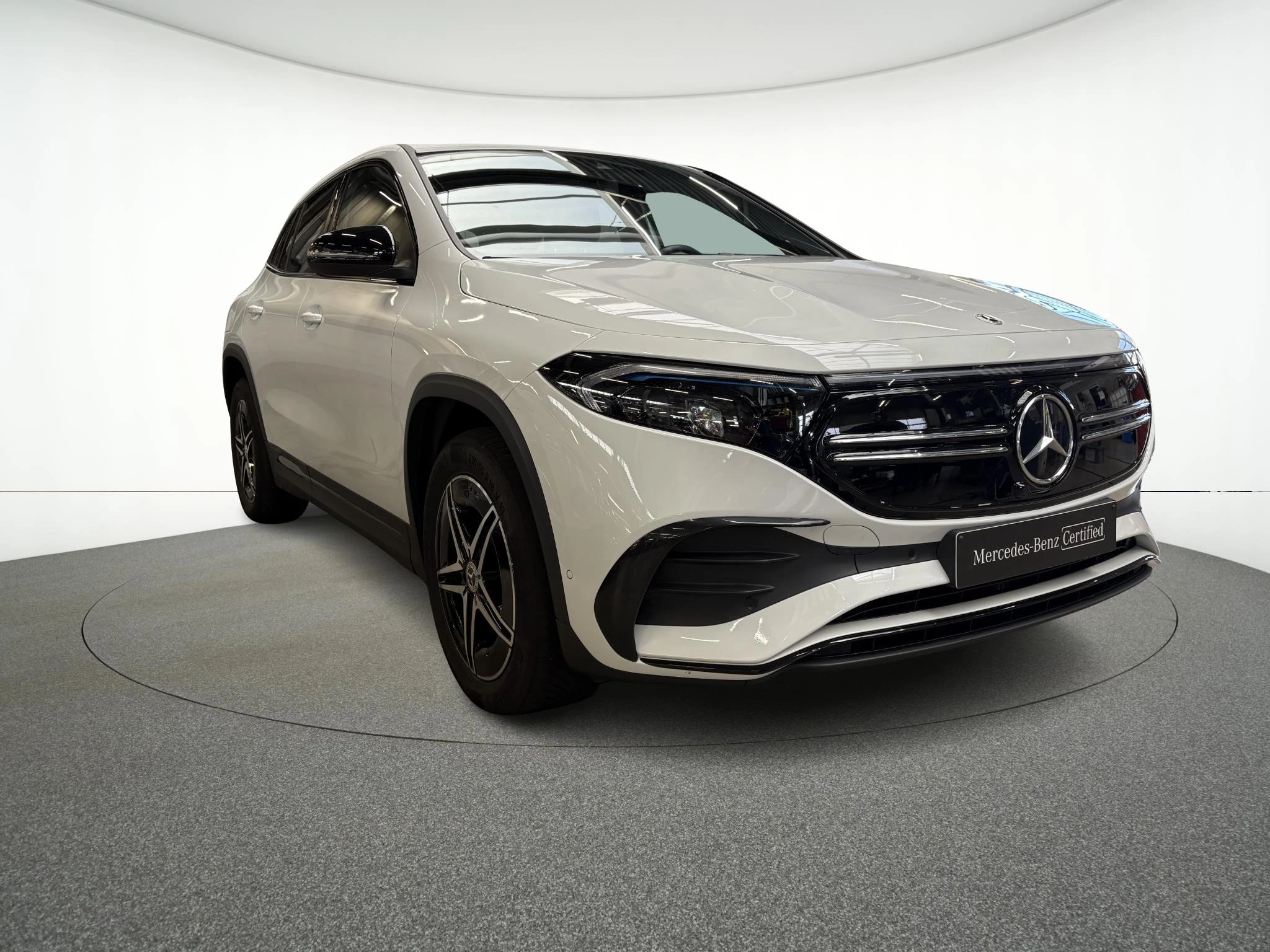 Mercedes-Benz-EQA-image-1