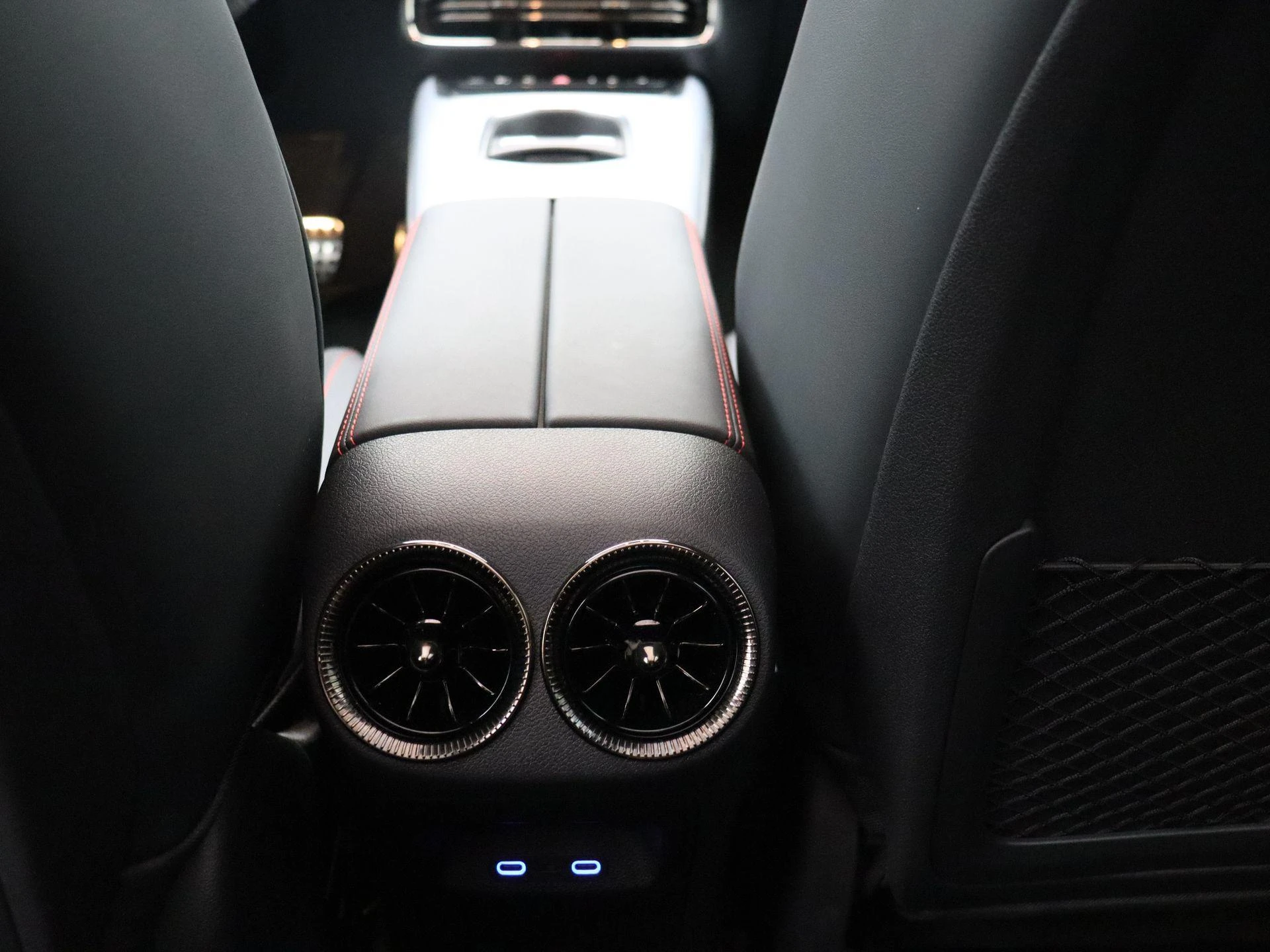 Mercedes-Benz-CLA-image-18
