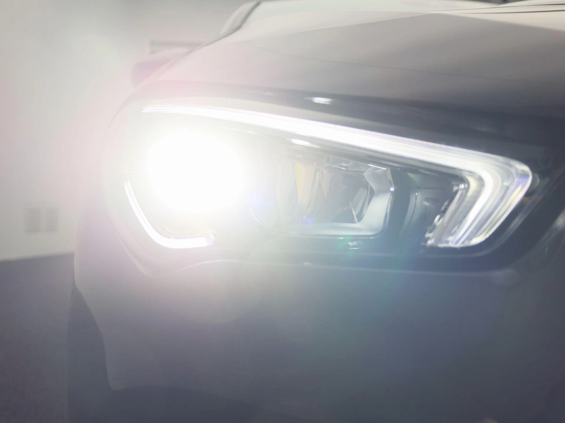 Mercedes-Benz-CLA-image-36