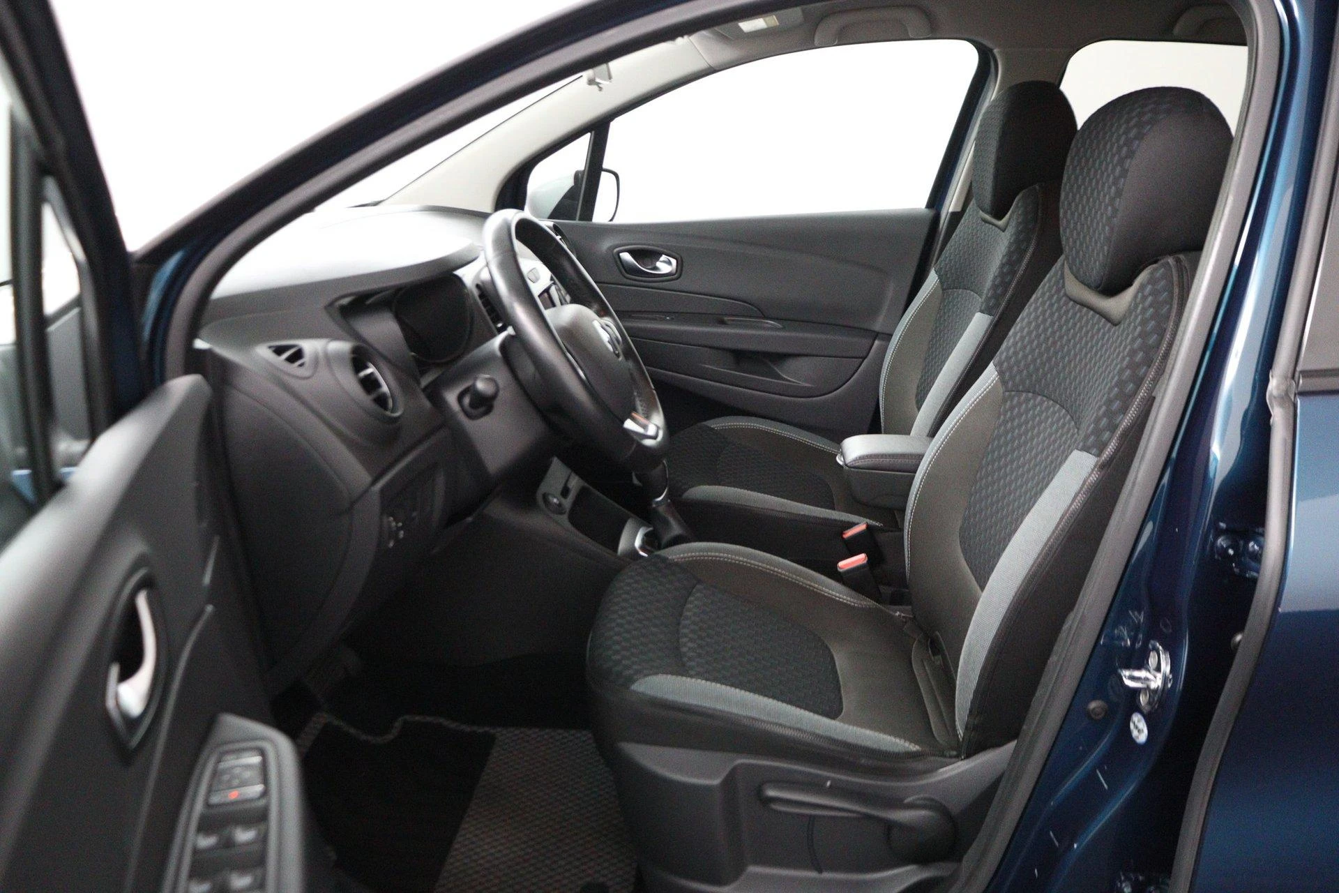 Renault-Captur-image-13