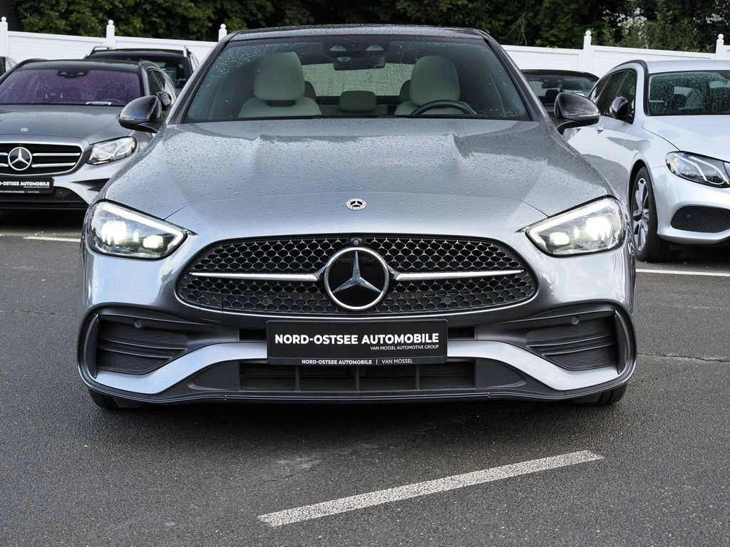 Mercedes-Benz-C-Klasse 300-image-3
