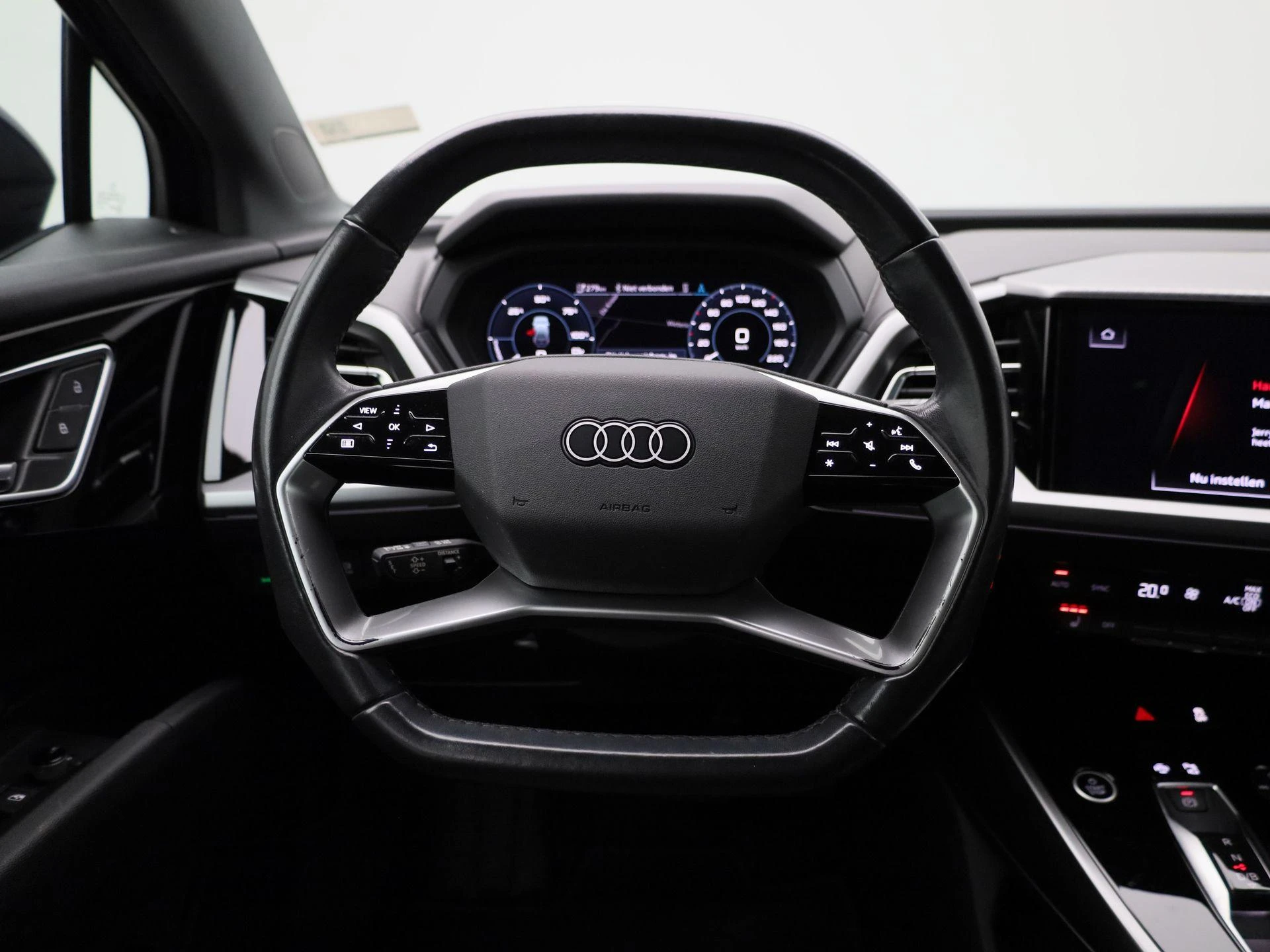 Audi-Q4 e-tron-image-6