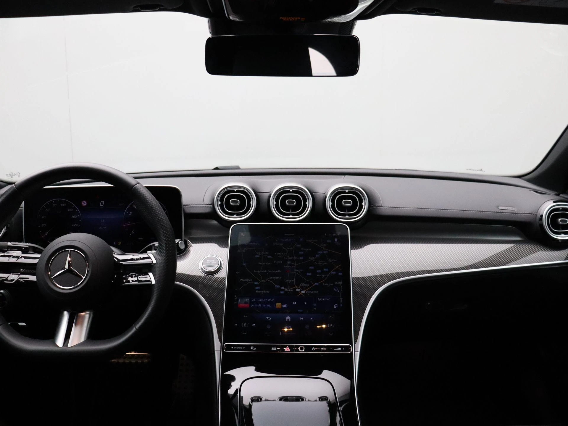 Mercedes-Benz-C-Klasse-image-24