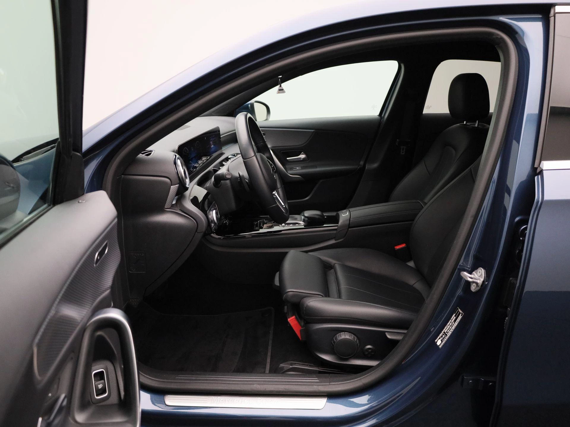 Mercedes-Benz-A-Klasse-image-8