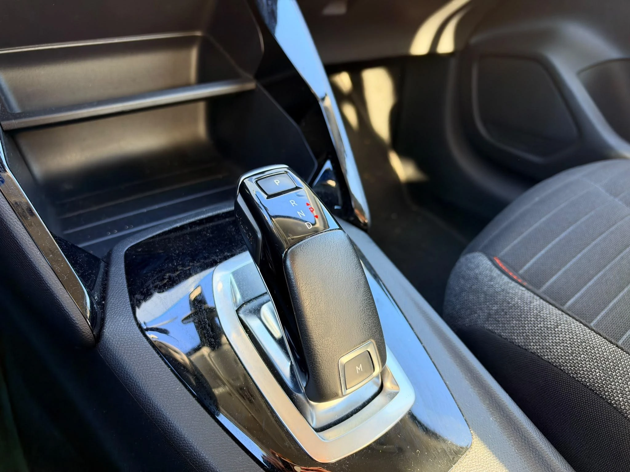 Peugeot-208-image-16