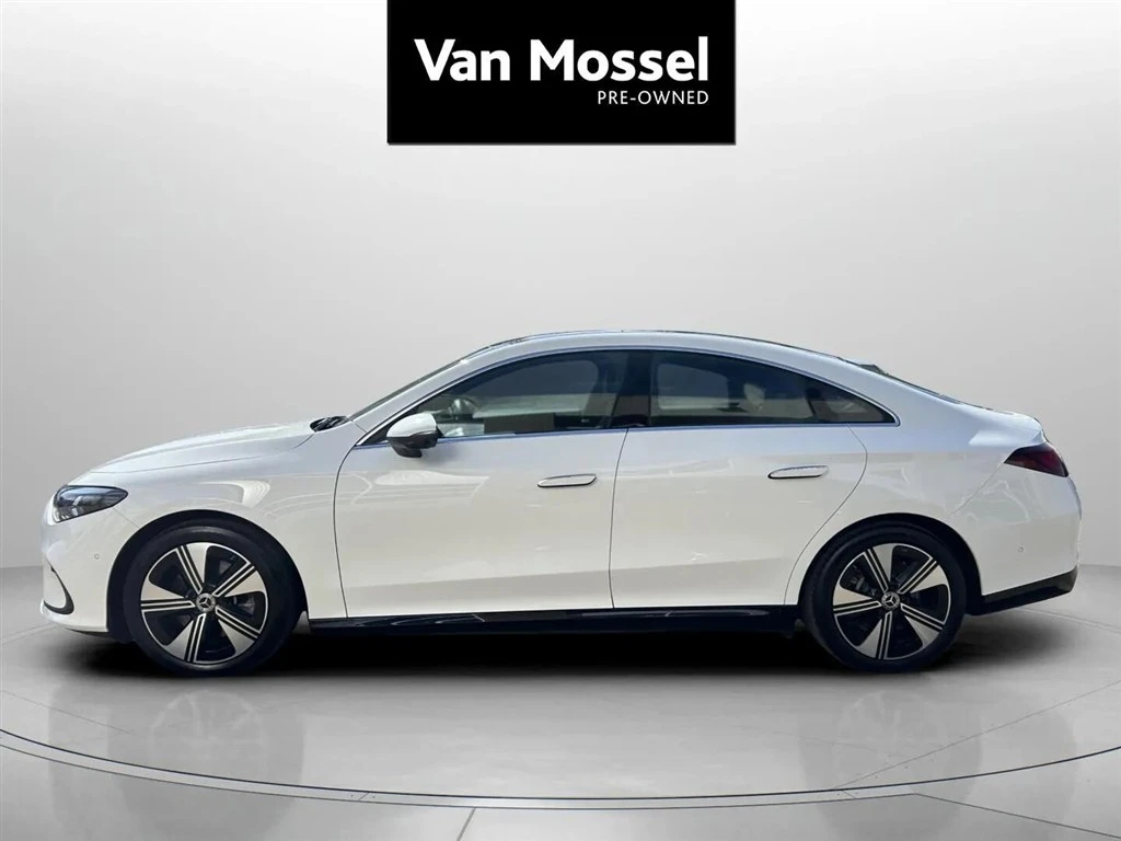 Mercedes-Benz-CLA-image-7