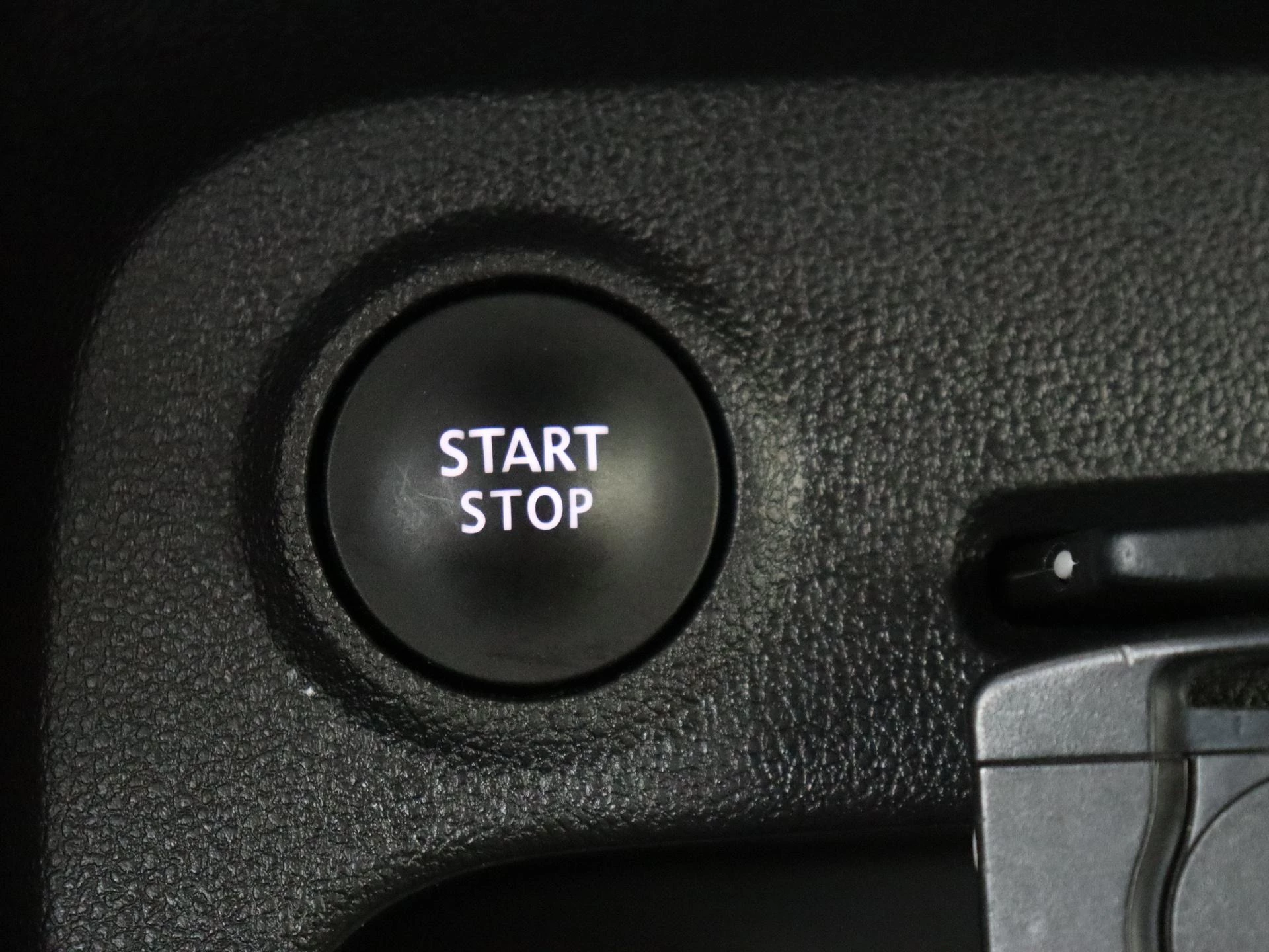 Renault-Captur-image-19