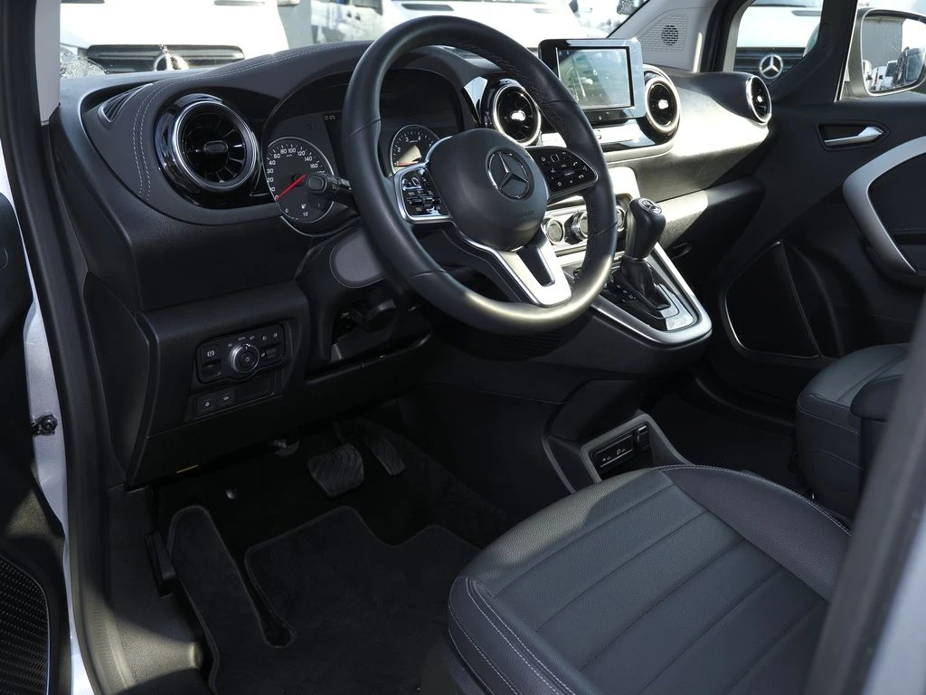Mercedes-Benz-T-Klasse 180-image-8