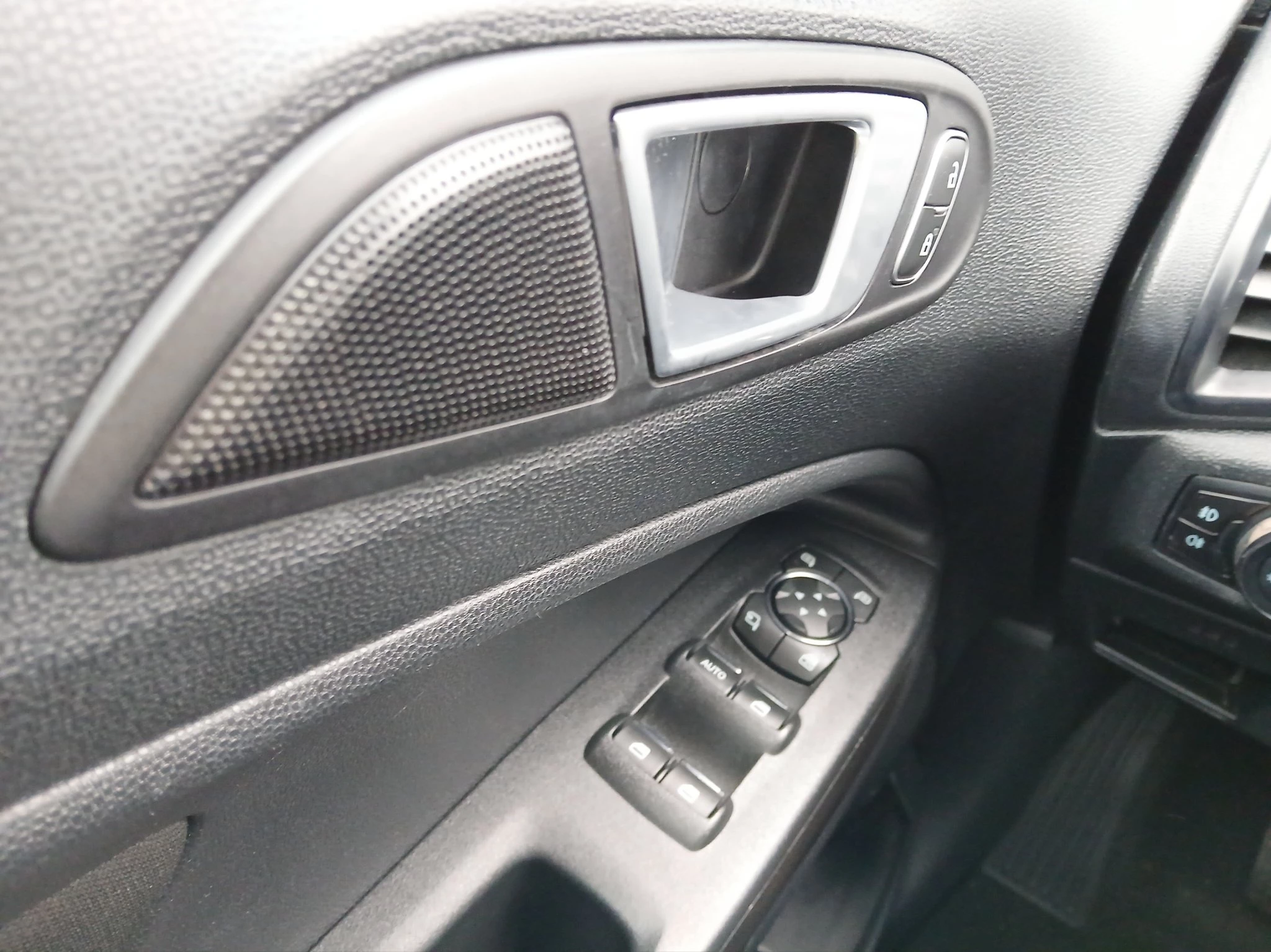 Ford-EcoSport-image-16