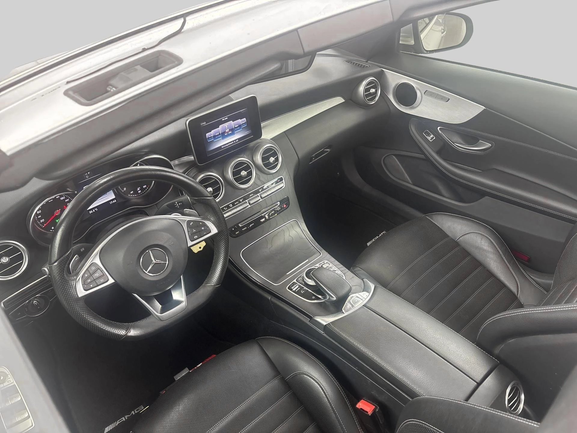 Mercedes-Benz C-Klasse 220d Cabriolet + AMG LINE + LEDER + CAMERA +