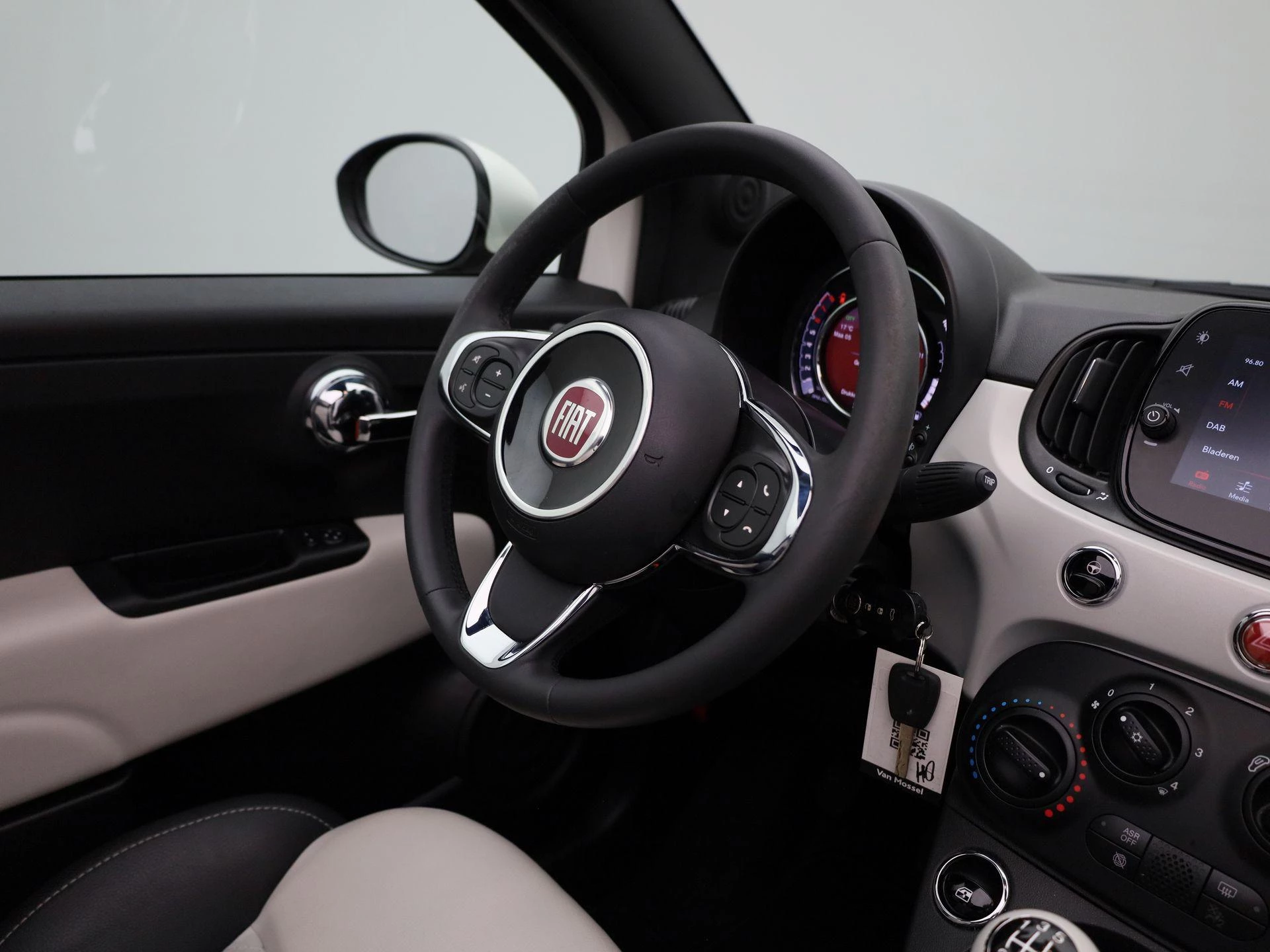 Fiat-500C-image-8