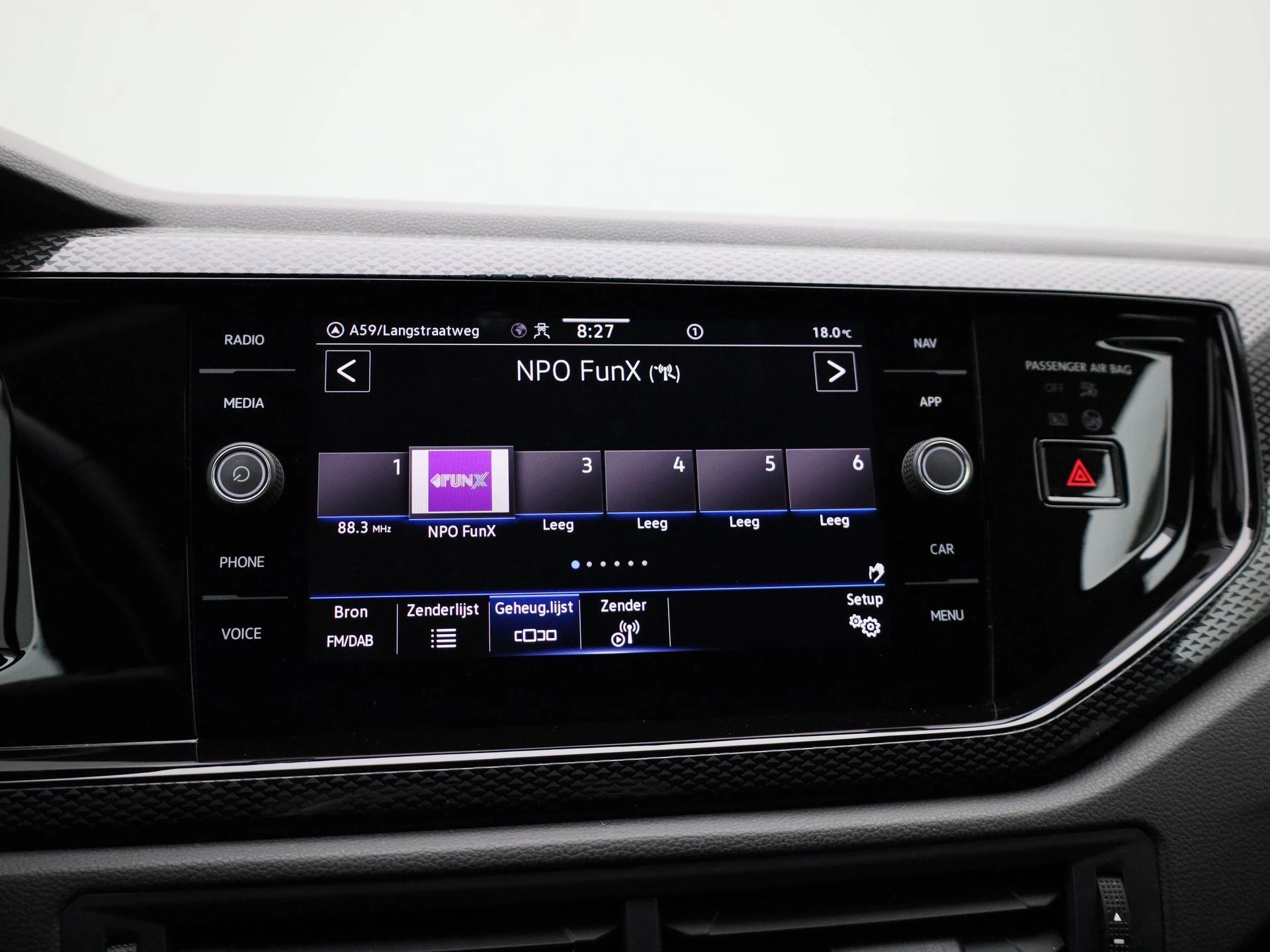 Volkswagen-Polo-image-19