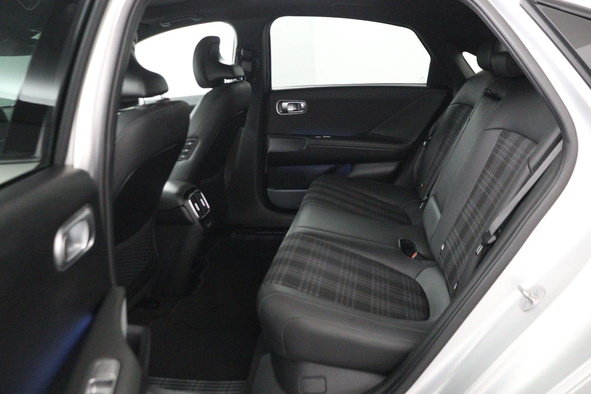 Hyundai-IONIQ 6-image-21