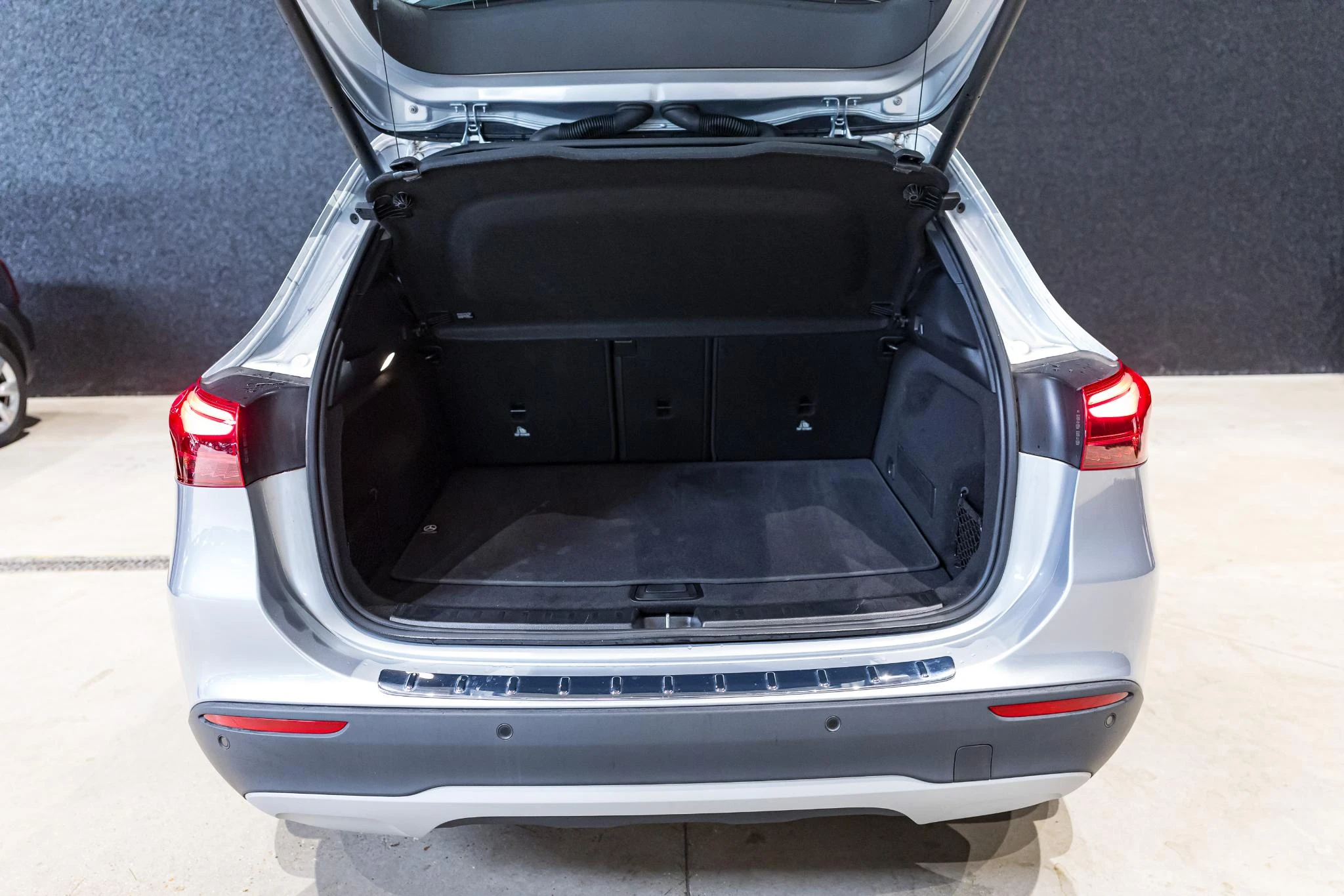 Mercedes-Benz-GLA-image-10