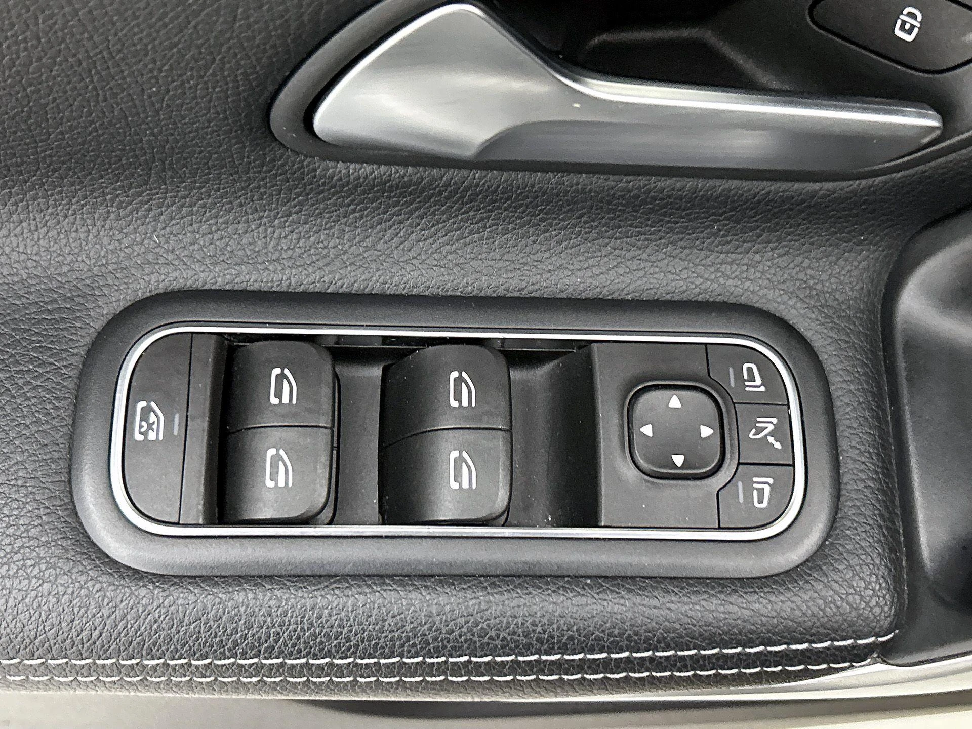Mercedes-Benz-A-Klasse-image-34