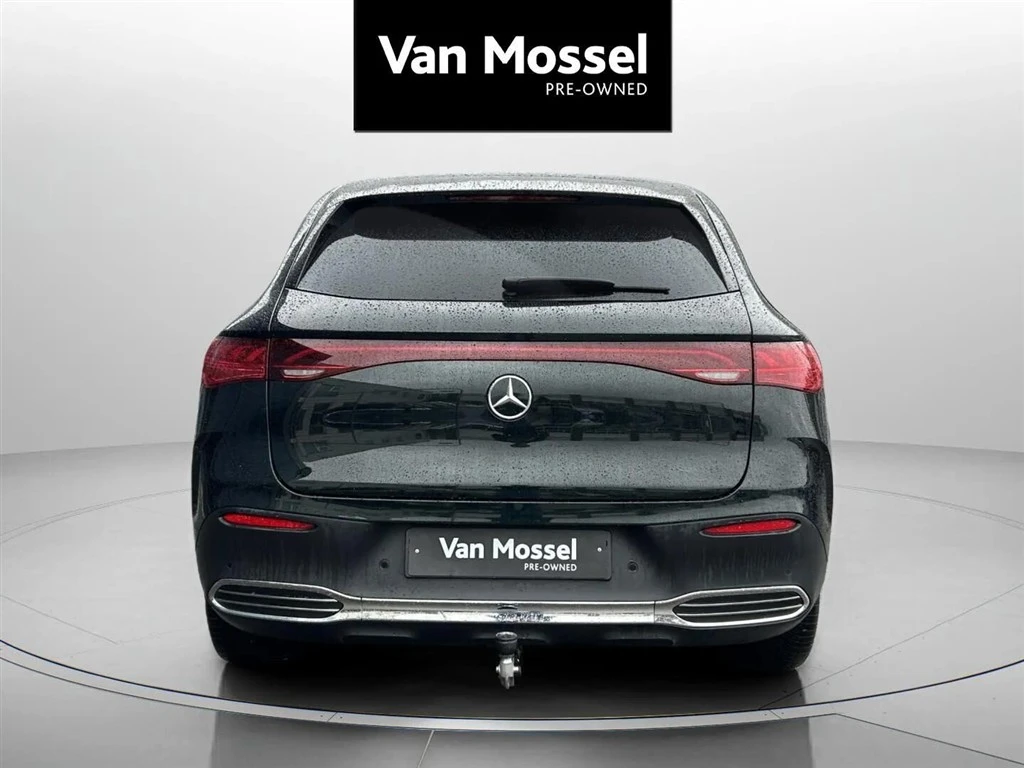 Mercedes-Benz-EQE-image-5