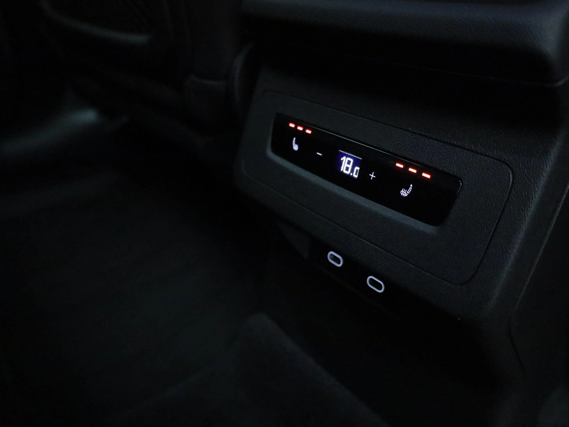 Audi-Q6 e-tron-image-45