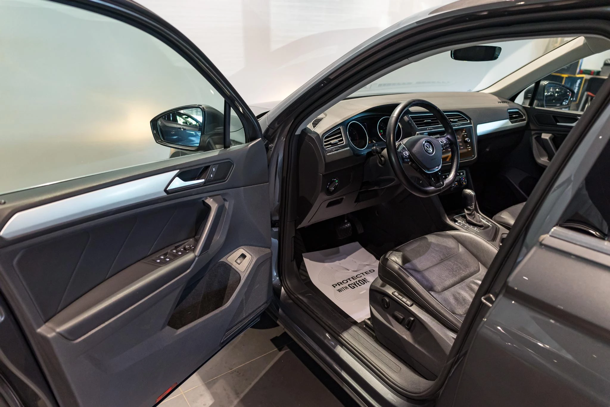 Volkswagen Tiguan 1.5 TSI DSG | Pano Dak | Carplay | ACC | Zetelverw