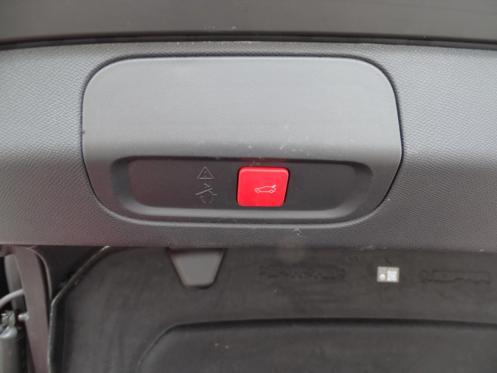 Peugeot-408-image-26