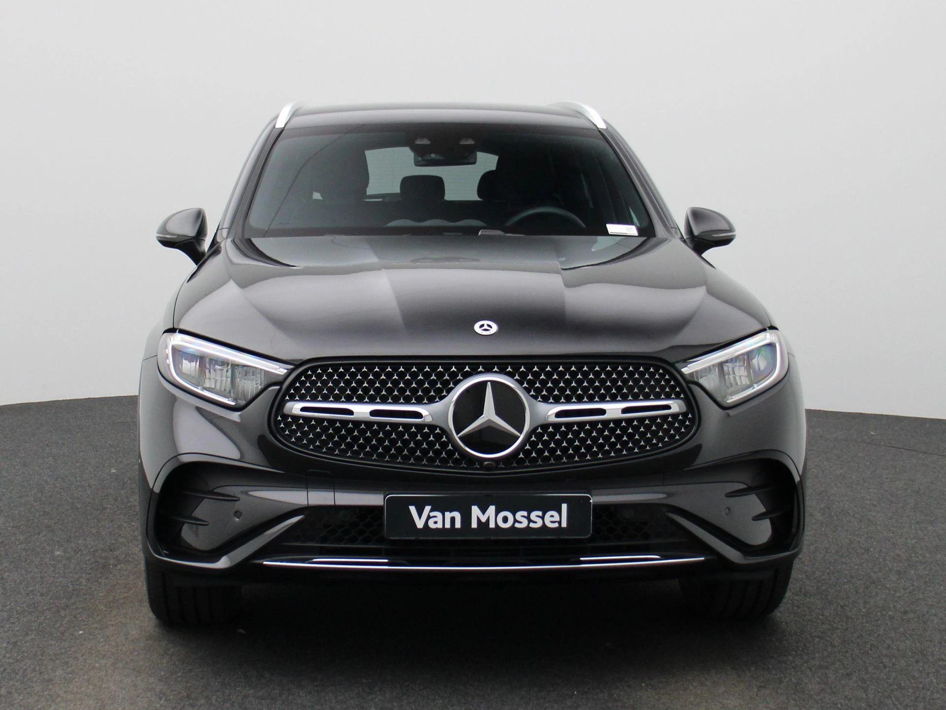 Mercedes-Benz-GLC-image-2