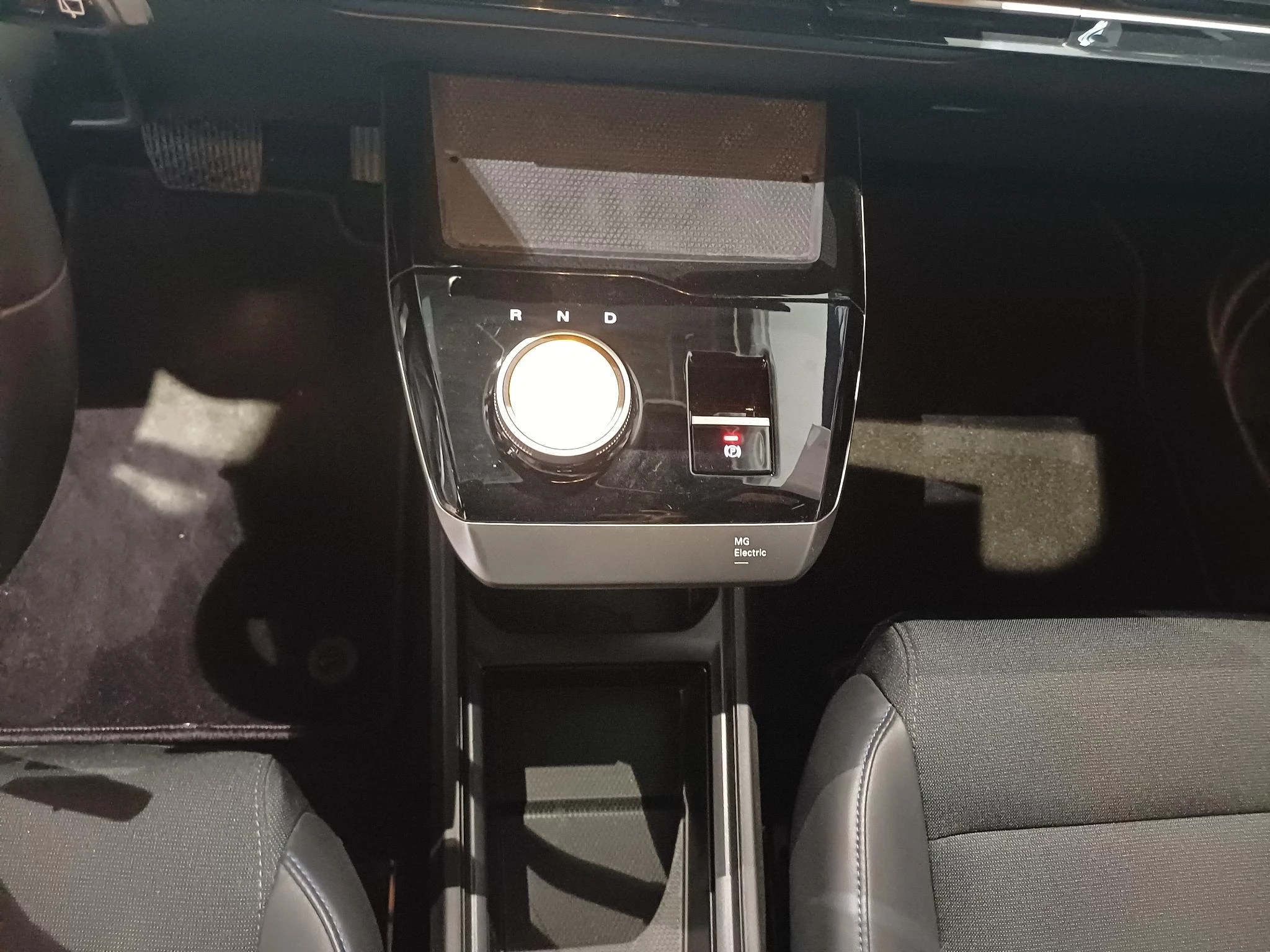 MG MG4 EV 64 kWh Luxury