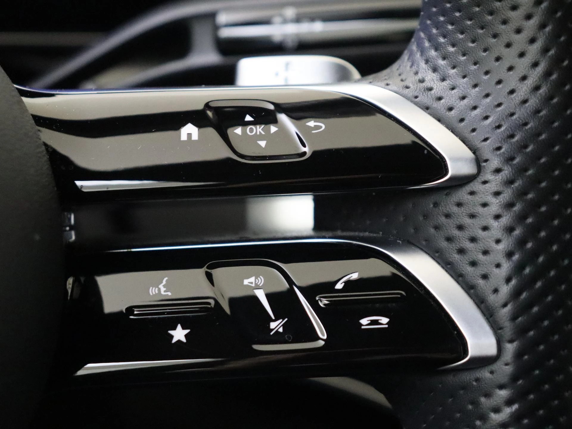 Mercedes-Benz-EQE-image-15