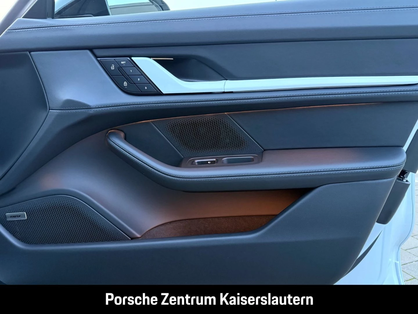 Porsche Taycan 4 Black Edition HA-Lenkung InnoDrive LED black edition