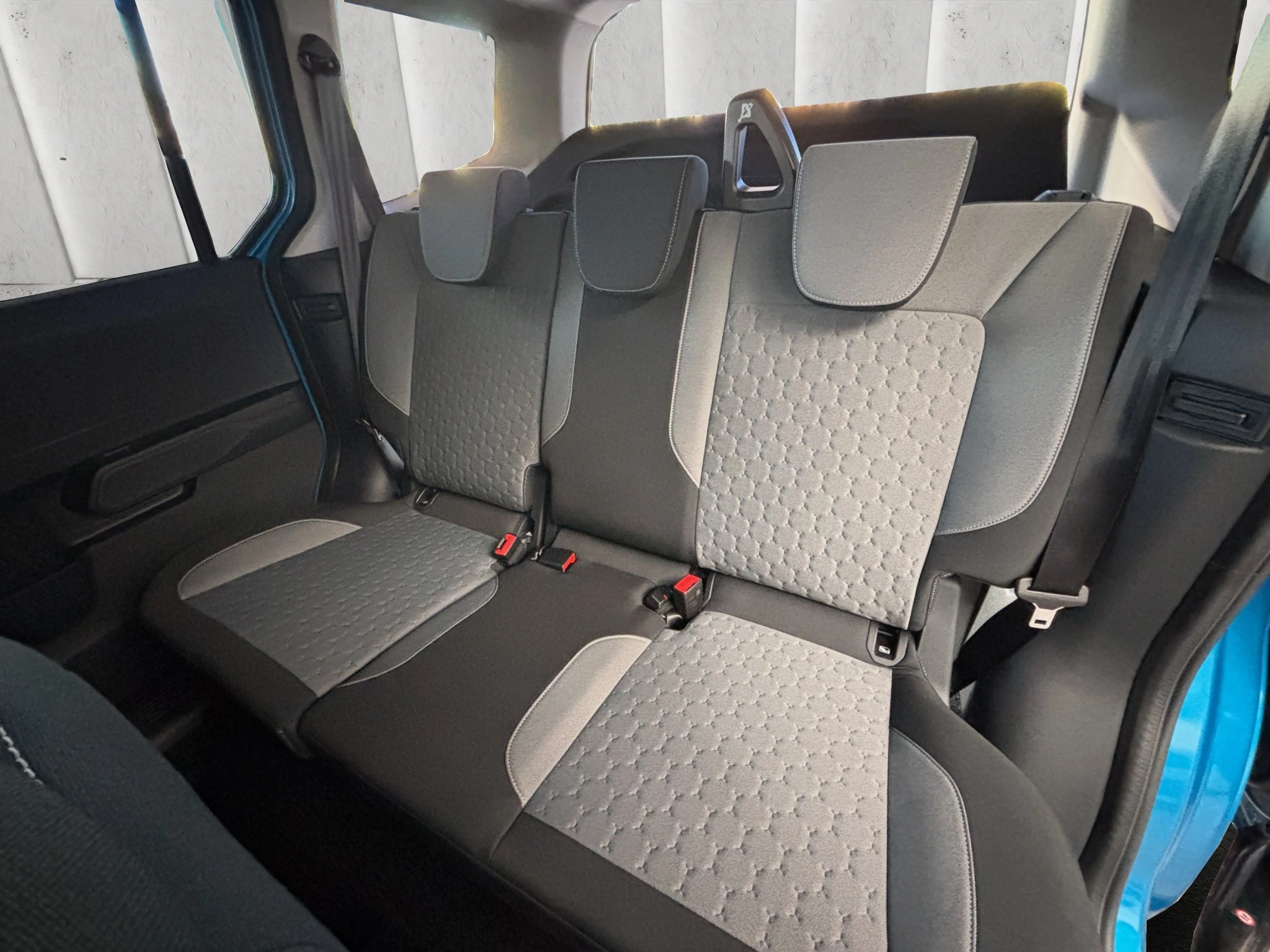 Ford-Tourneo Courier-image-10