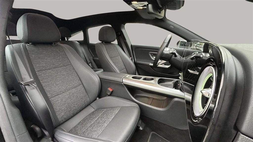 Mercedes-Benz-CLA-image-19