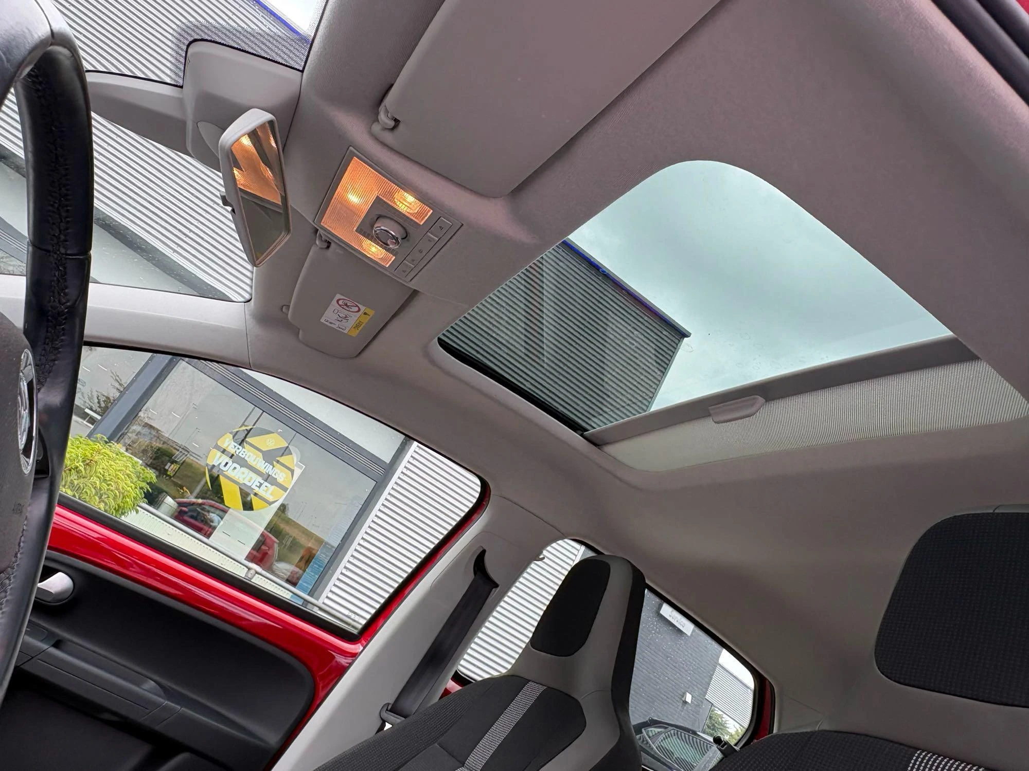 Volkswagen-up!-image-4