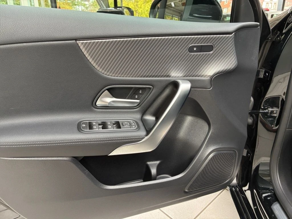 Mercedes-Benz-A-Klasse 180 d-image-8