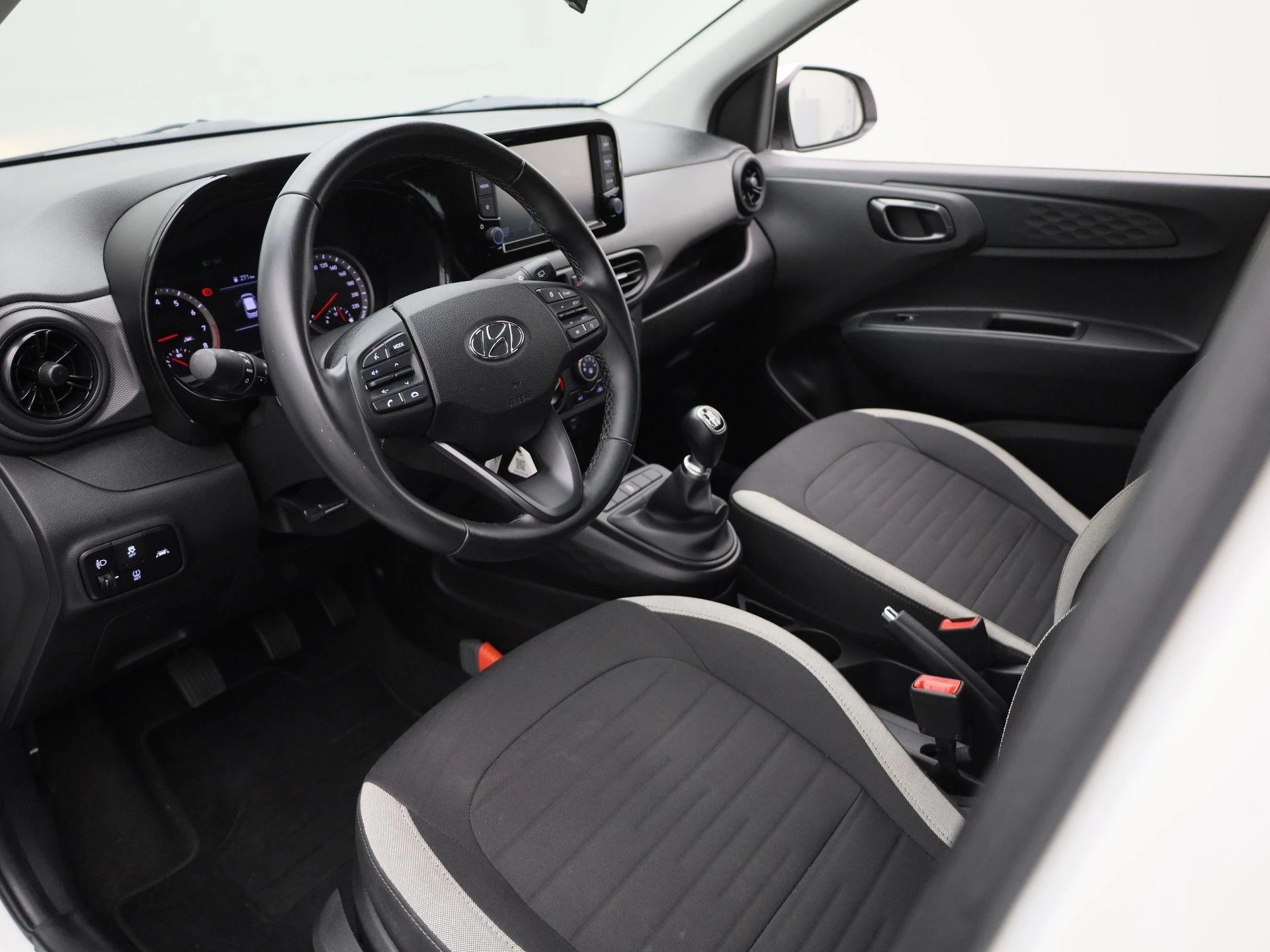 Hyundai-i10-image-15