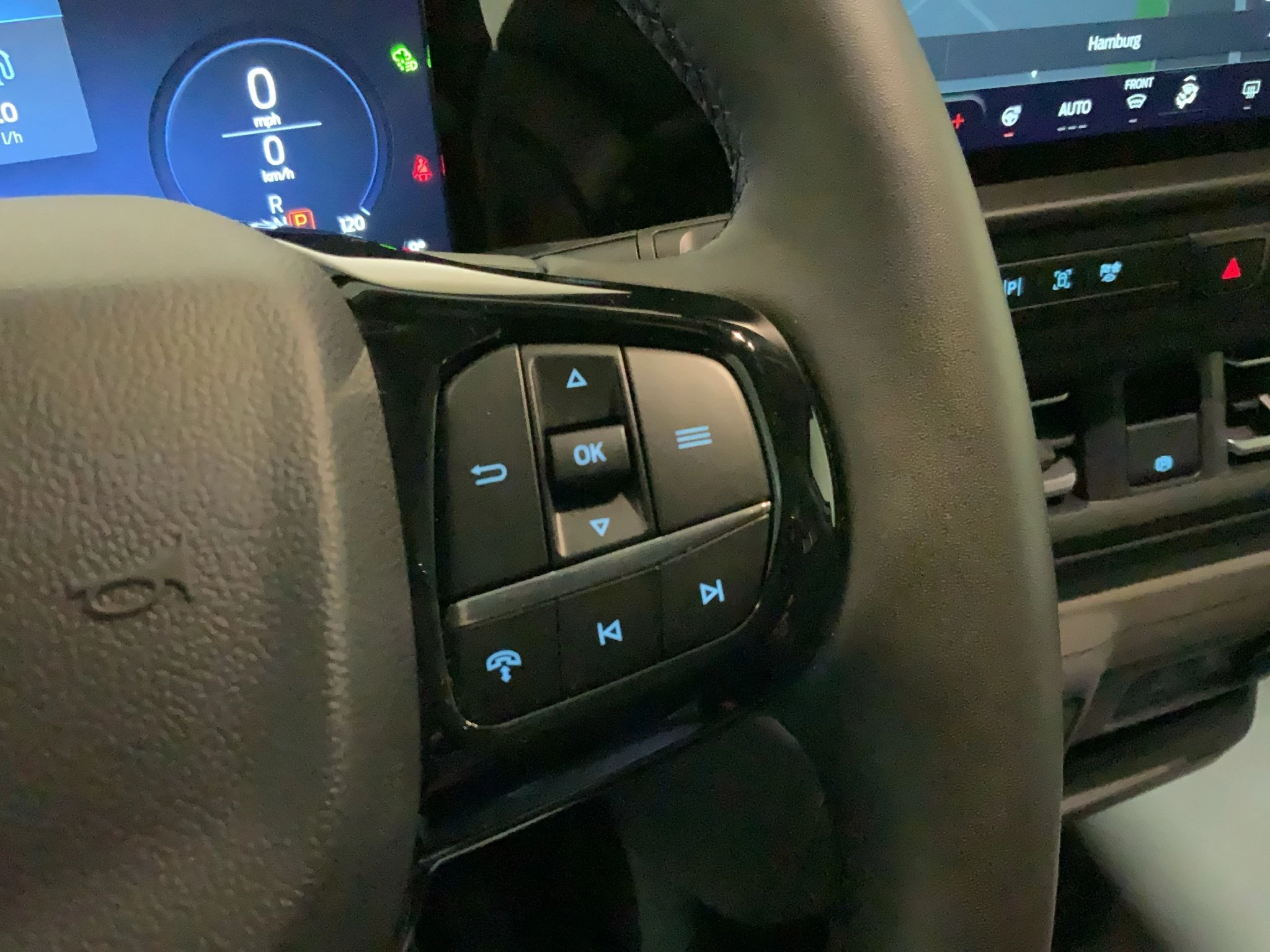 Ford-Transit Custom-image-16