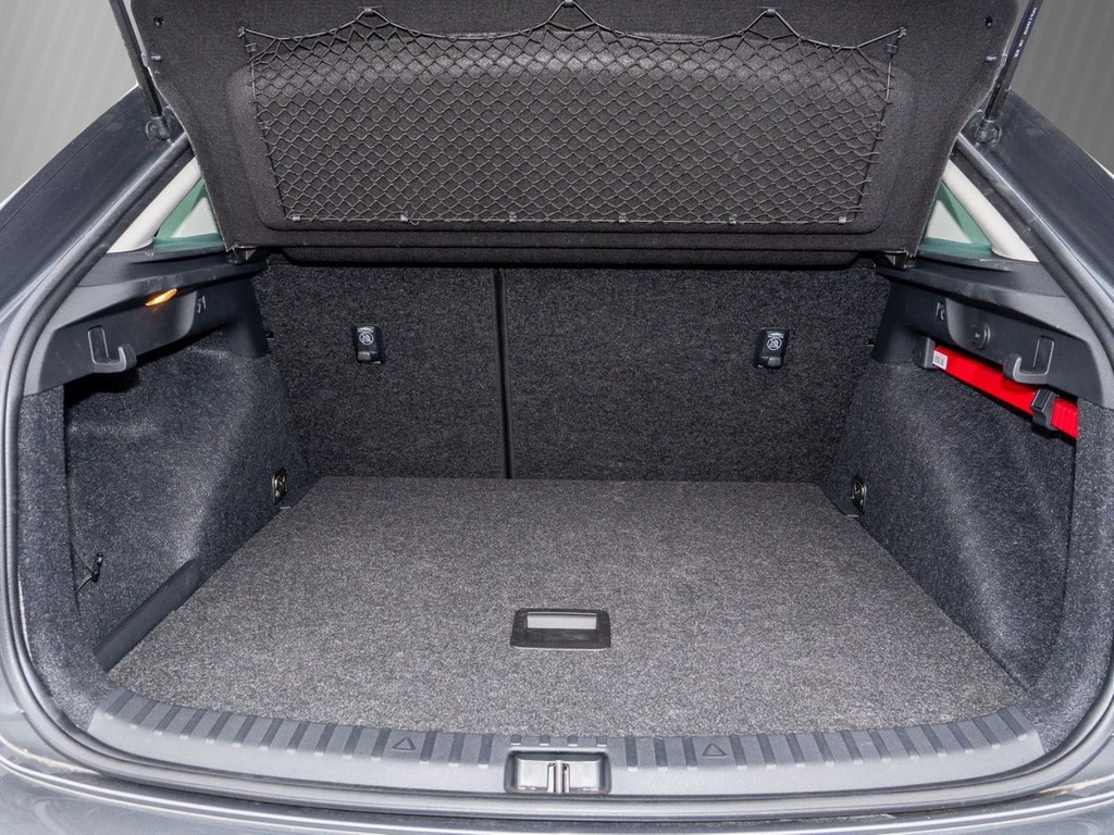 Škoda Scala 1.0 TSI Selection Smart Link, Rear View