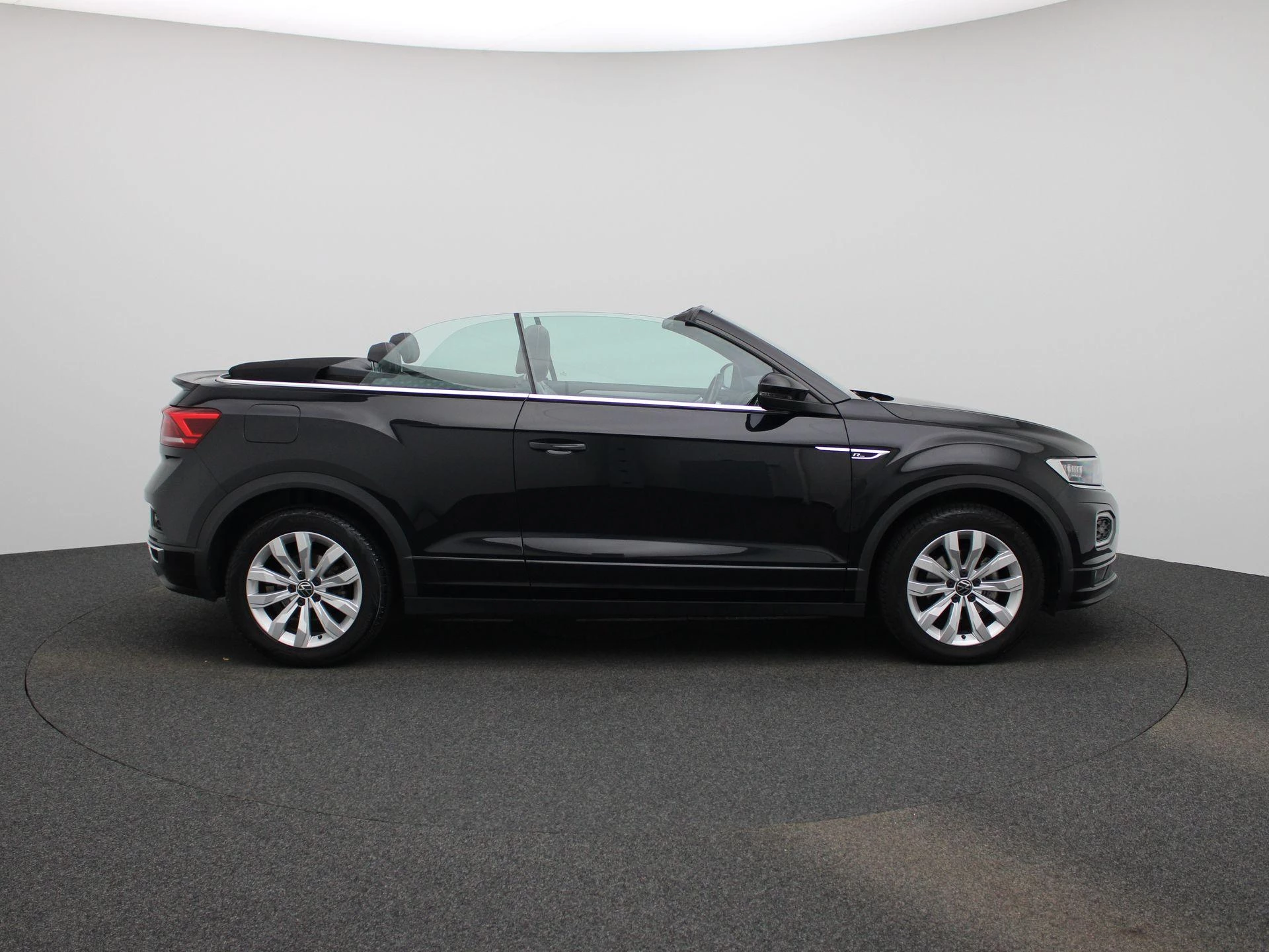 Volkswagen-T-Roc-image-5